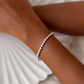 Half Diamond Tennis Bracelet 14k White Gold (1.8 - 2.0 ct tw) Evening Mood Elegant Fit