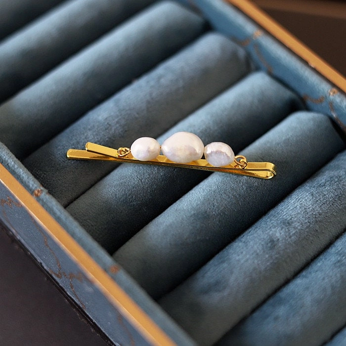 Vibrant Colors Parisian 14K Gold Laurel Baroque Pearl Hair Clip, Freshwater Pearl Hairpin, Wedding Barrette