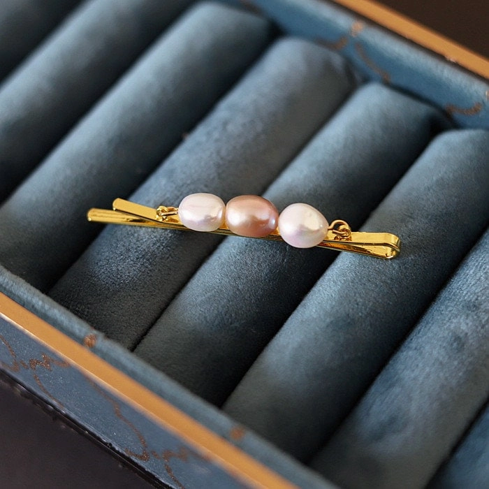 Parisian 14K Gold Laurel Baroque Pearl Hair Clip, Freshwater Pearl Hairpin, Wedding Barrette Layer Friendly Timeless Grace