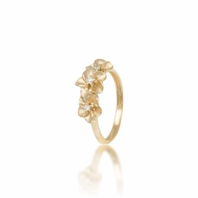 Plumeria Ring in Gold with Diamonds - 8mm Chic Detail