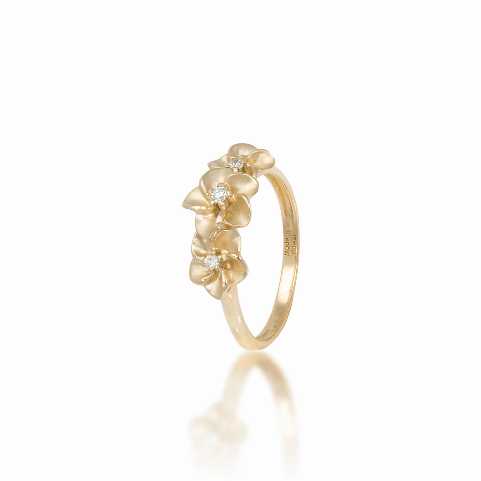 Distinctive Glow Refined Vibe Plumeria Ring in Gold with Diamonds - 8mm