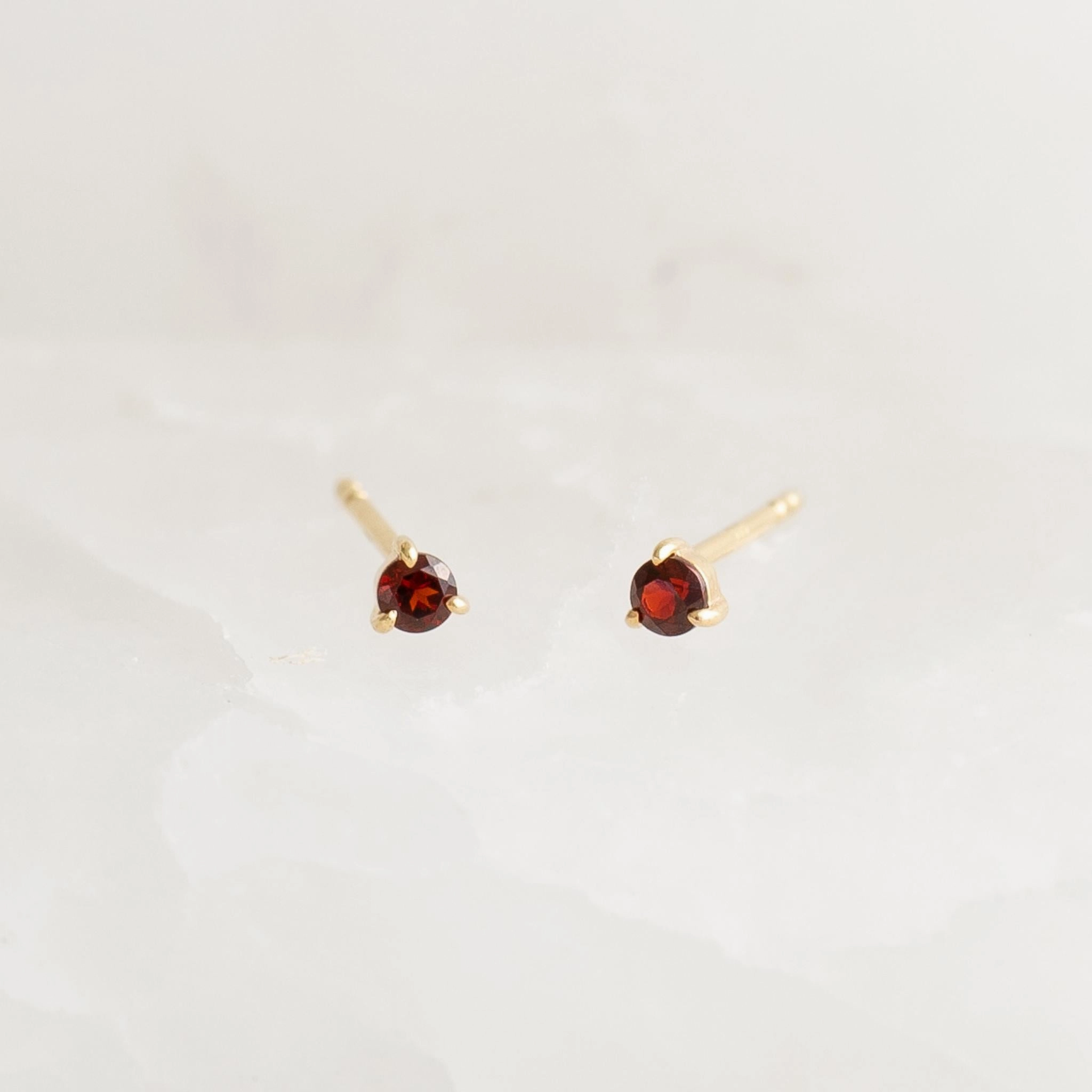 January Birthstone Stud Earrings 14k Gold - Garnet Silky texture