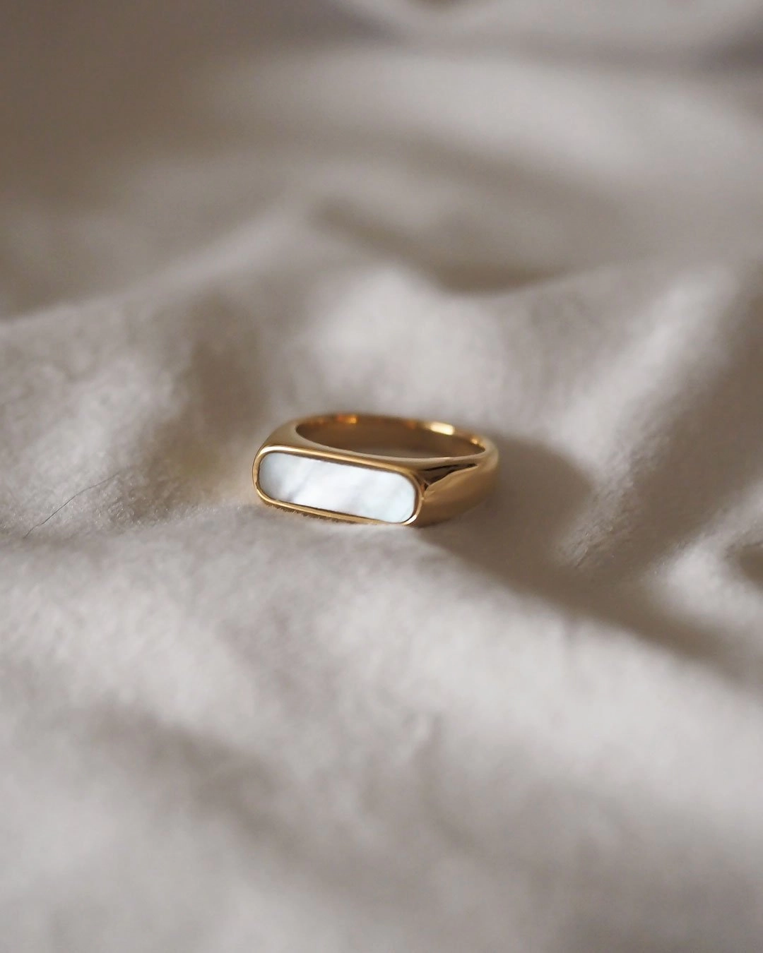 Jeanne Agate & Mother of Pearl 18K Petite Signet Ring | Slim Band Signet Ring Slim Band Signet Ring Finishing Touch