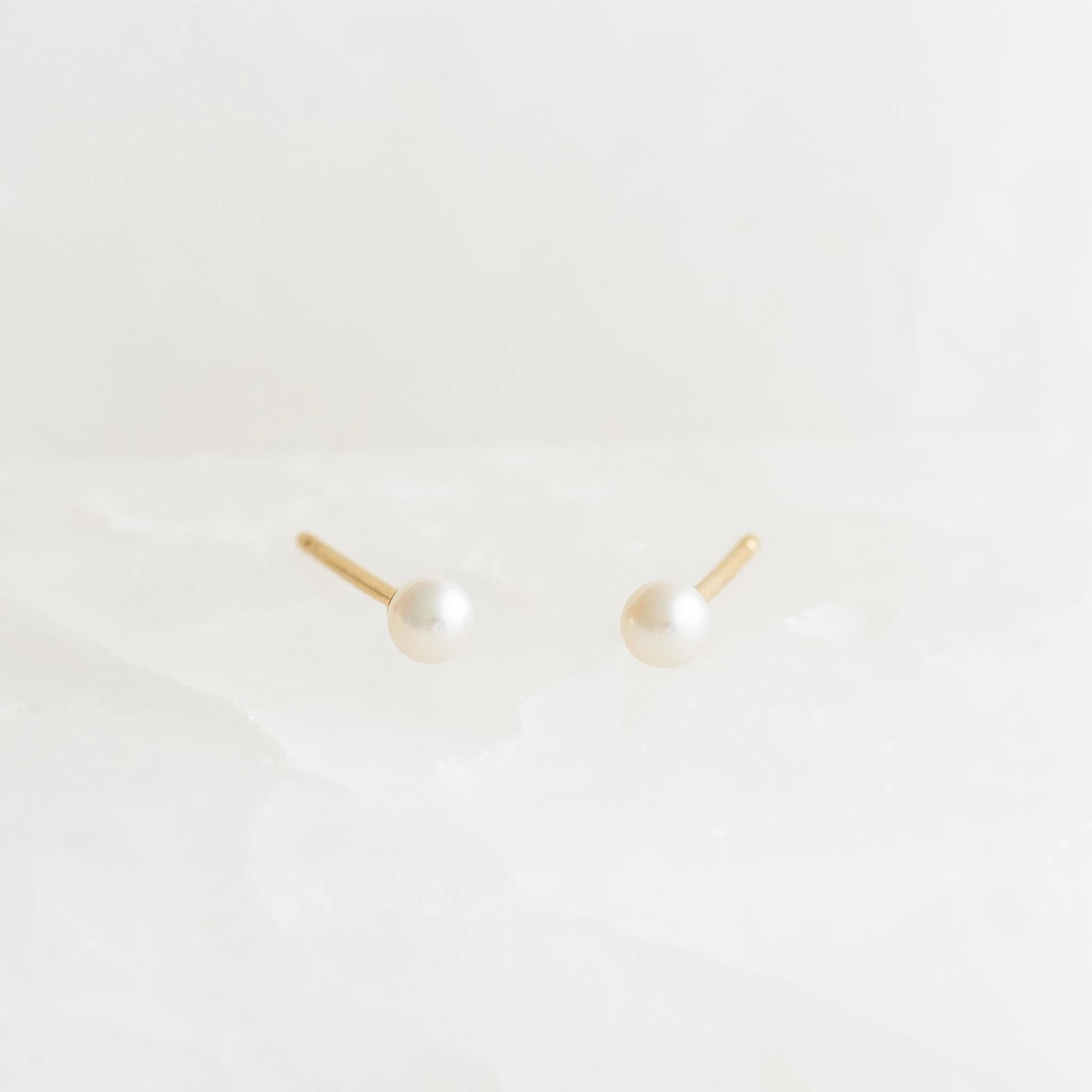 June Birthstone Stud Earrings 14k Gold - Pearl Radiant Pieces