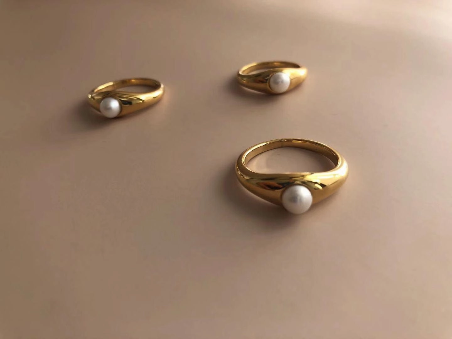 Charming Jewelry Design Delicate Detail Just a Pearl Gold Ring | Minimalist Pearl Ring, Shell Pearl Stacking Ring, Retro Gold Pearl Ring, Vintage Style Pearl Ring, One Pearl Ring