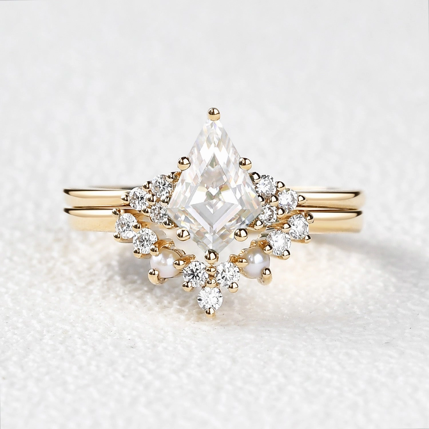 Kite Cut Moissanite Pearl Engagement Ring Set 2pcs Delicate Sparkle Iconic Accent