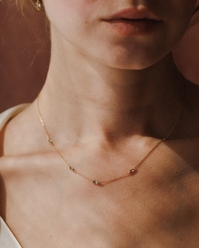 Sleek Finish Leaflet Necklace