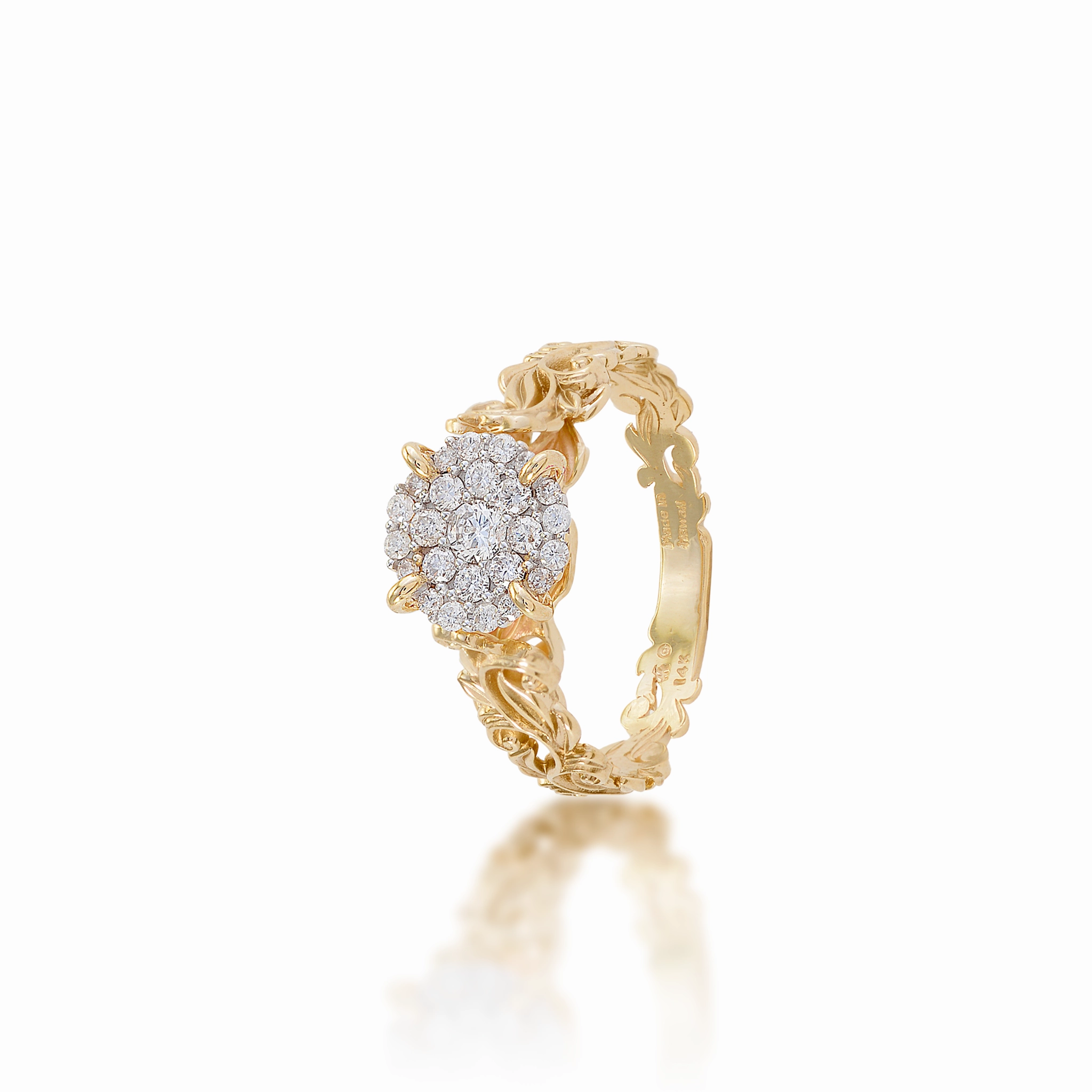 Living Heirloom Engagement Ring in Gold with Diamonds Chic Highlight Glossy Accent