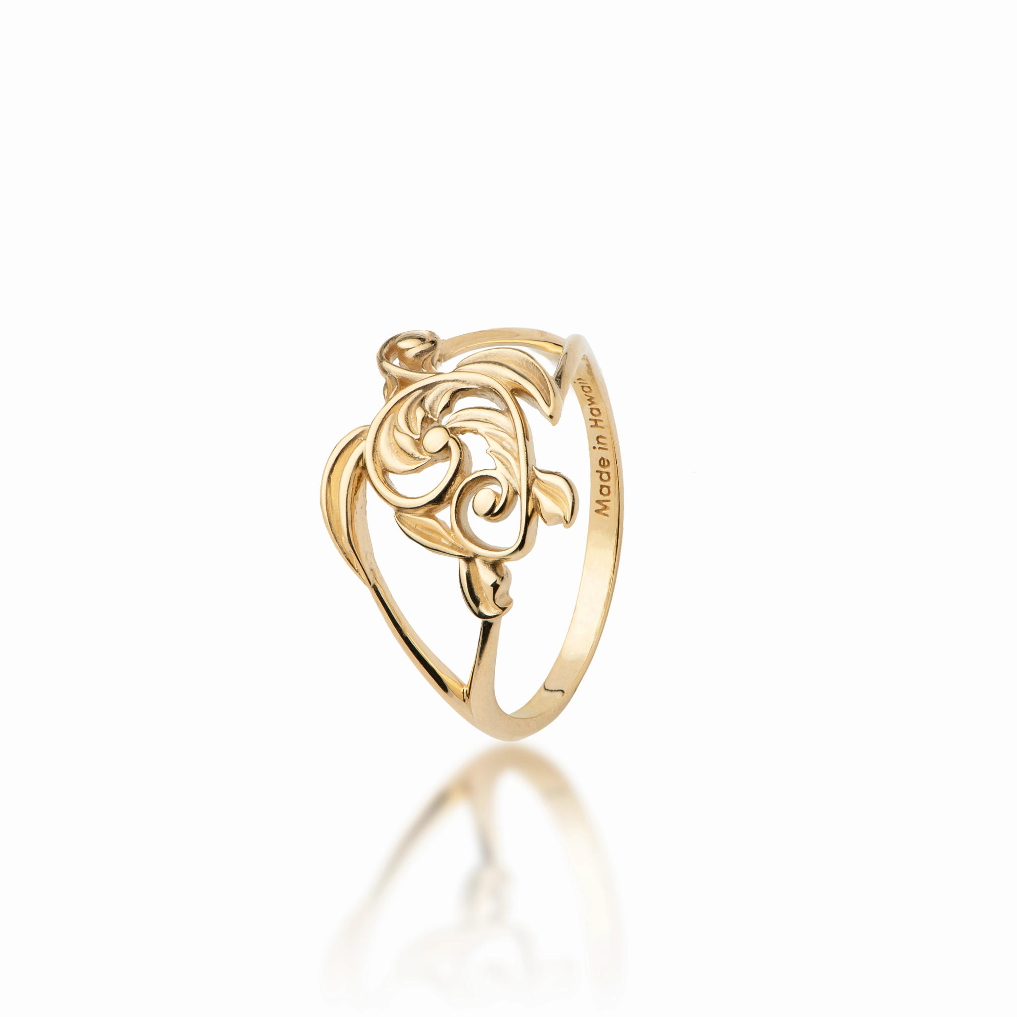 Signature Detail Chic Finish Living Heirloom Honu Ring in Gold - 16mm