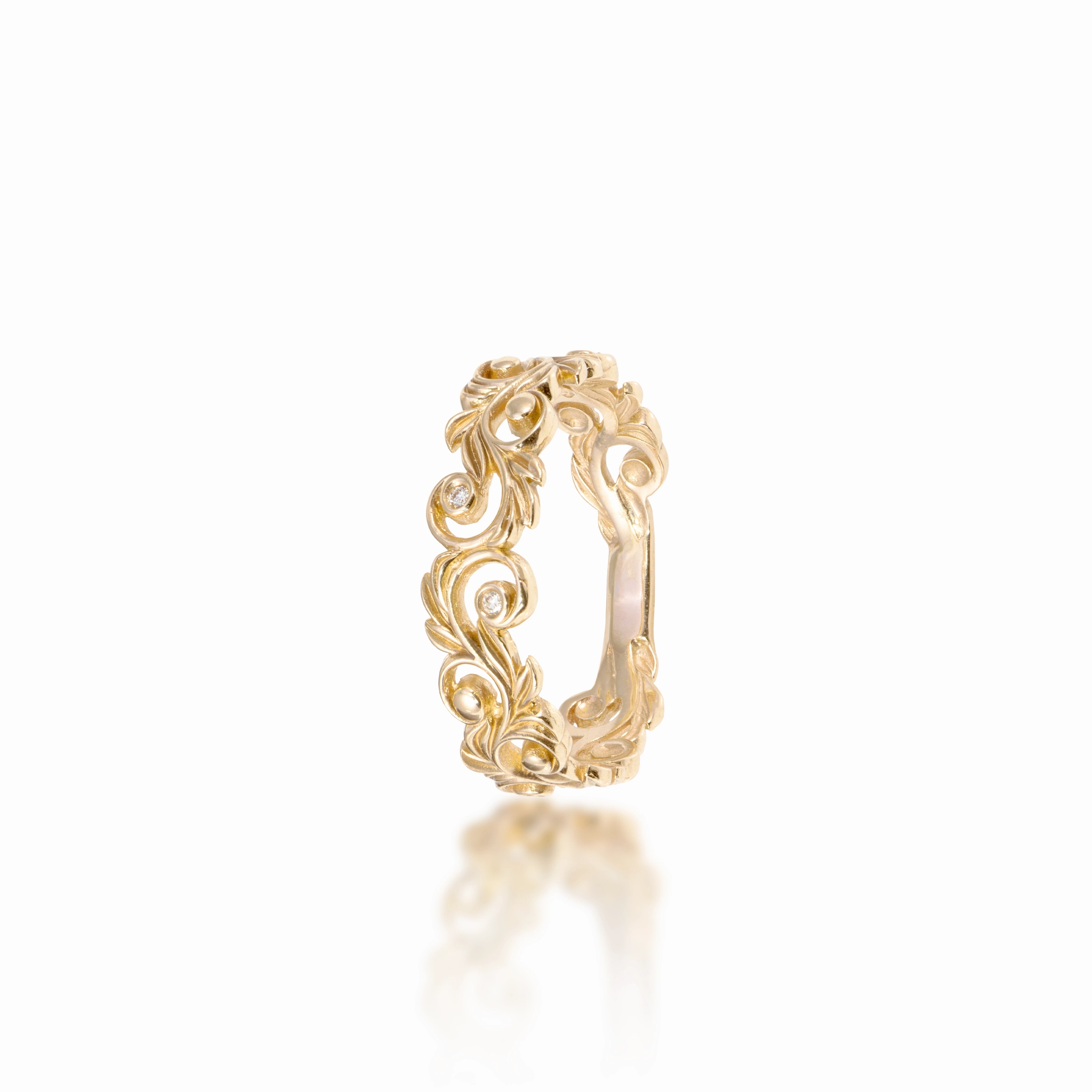 Versatile Accessory Living Heirloom Ring in Gold with Diamonds - 6mm