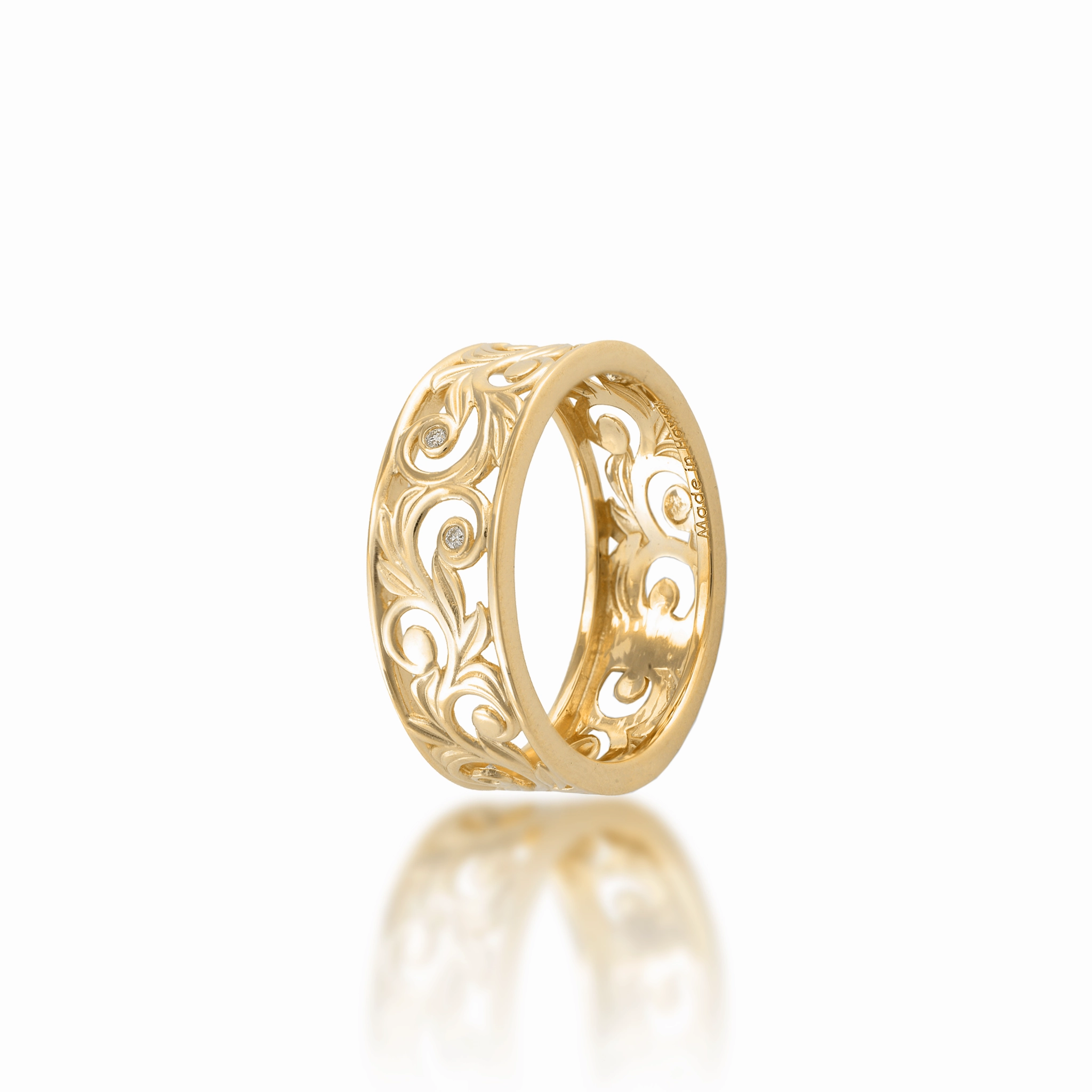Living Heirloom Ring in Gold with Diamonds - 8mm Fine Finish