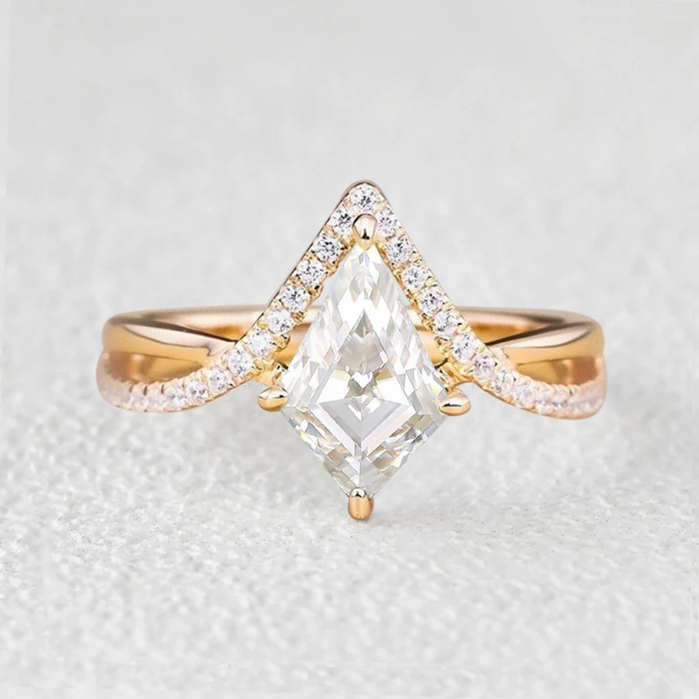 Fashionable Edge Dynamic Shape Kite Cut Moissanite White Gold Unique Engagement Ring