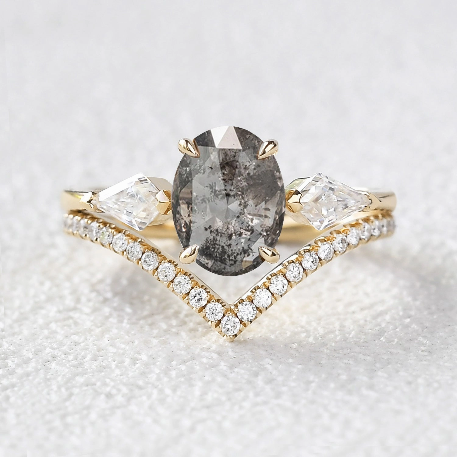 Oval Cut Salt and Pepper Diamonds Engagement Three Stone Ring Sets 2pcs Lustrous Design