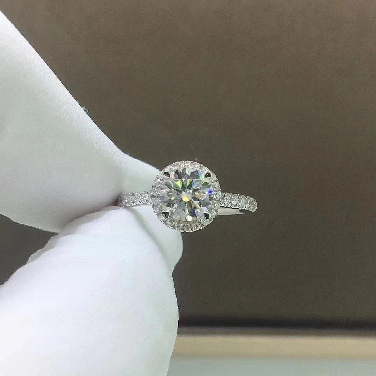 Timeless Layer Round Brilliant Halo Diamond Engagement Ring | S925 | Moissanite