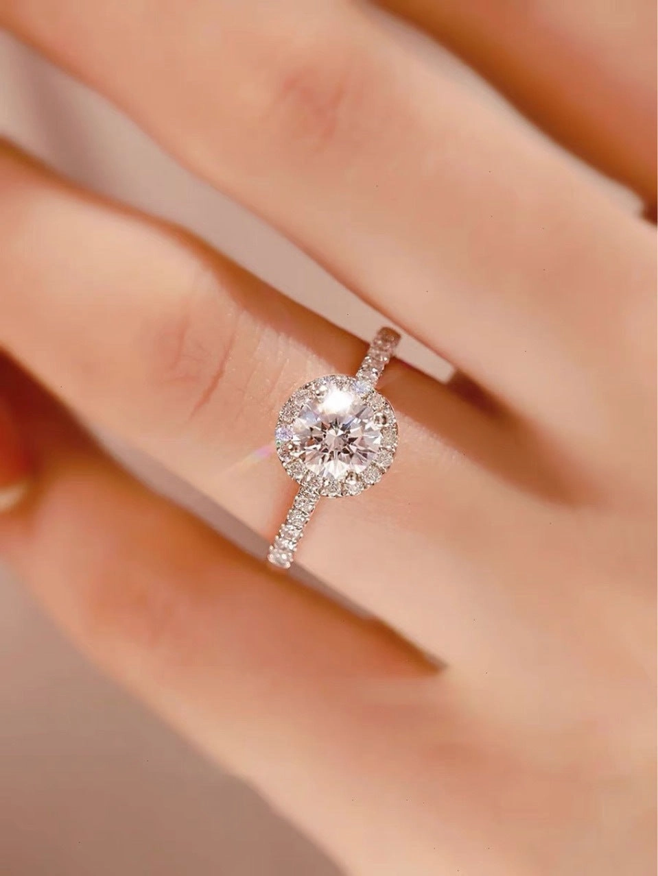 Round Brilliant Halo Diamond Engagement Ring | S925 | Moissanite Bridesmaid Gift Special Style