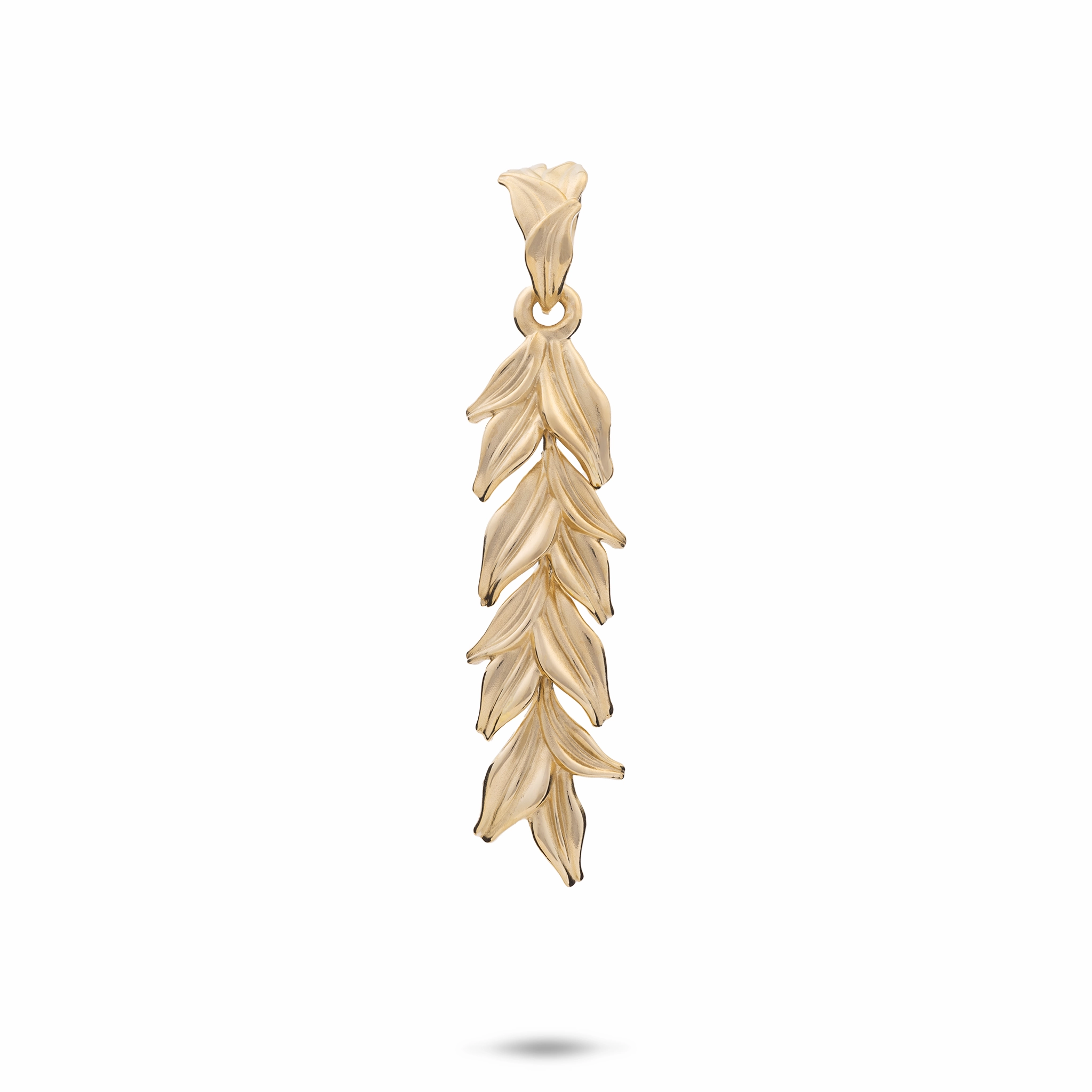 Maile Pendant in Gold - 35mm Elegant flair