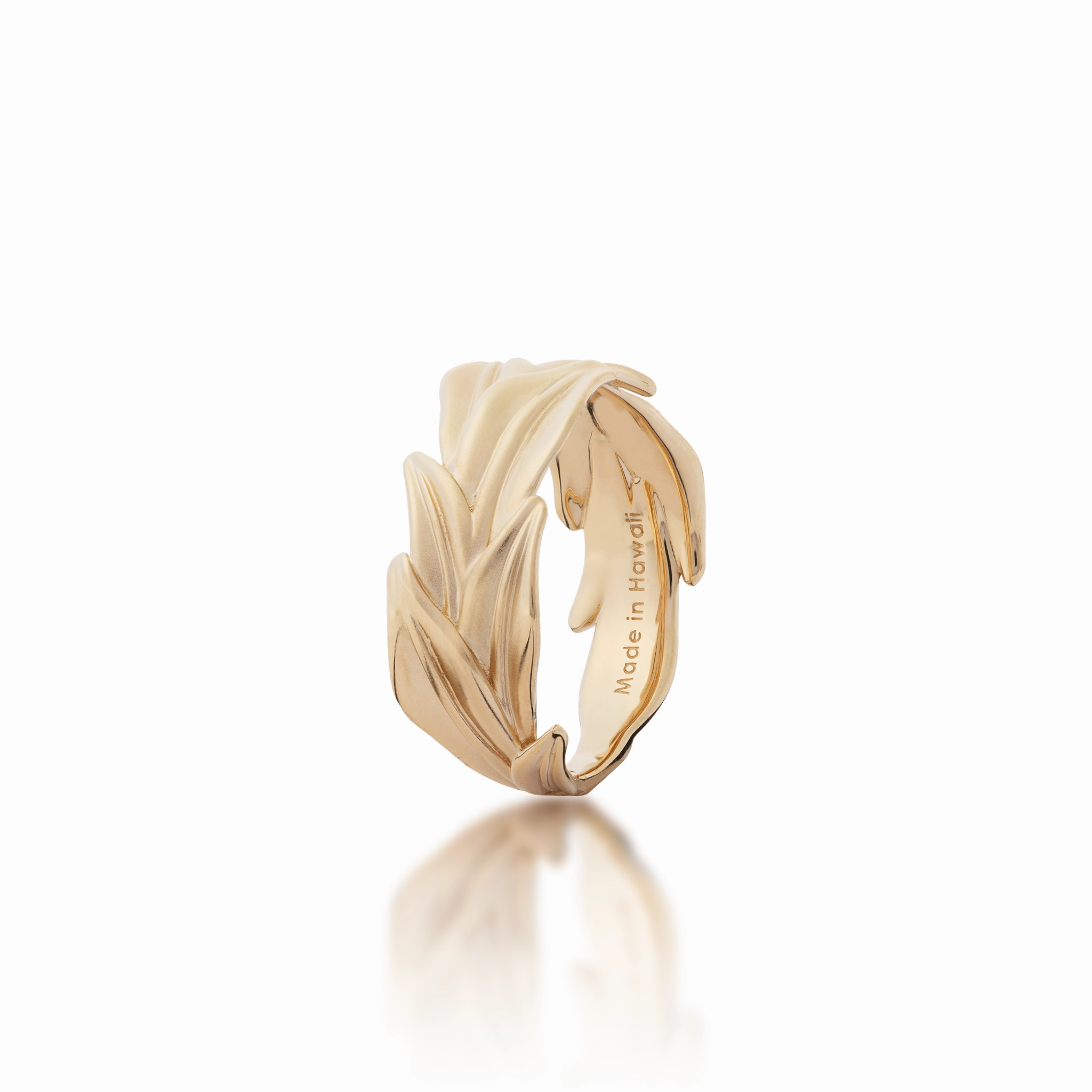 Polished Radiance Silky texture Maile Ring in Gold - 10mm