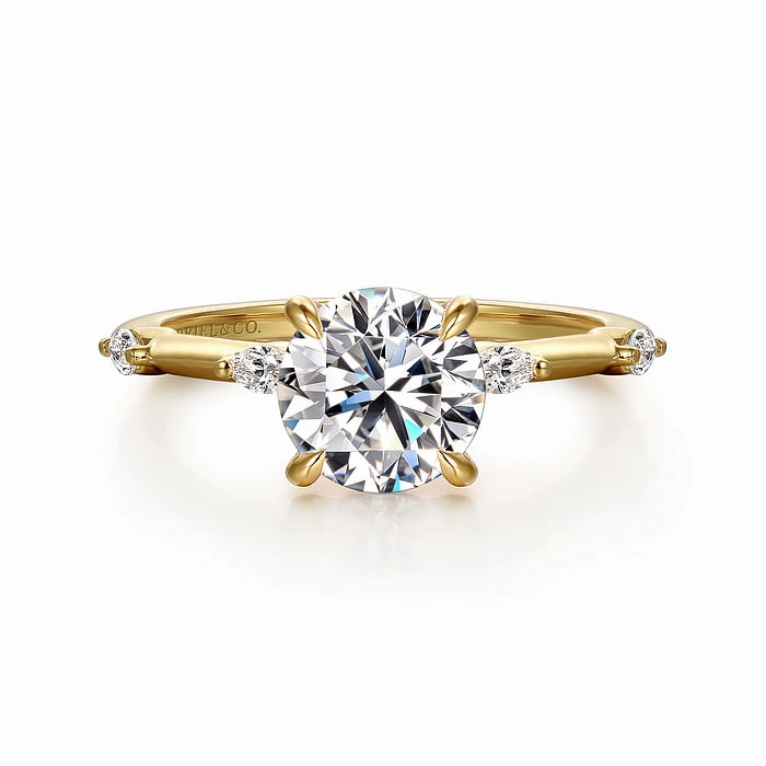 Glistening Look family event Marline - 14K Yellow Gold Round Diamond Engagement Ring