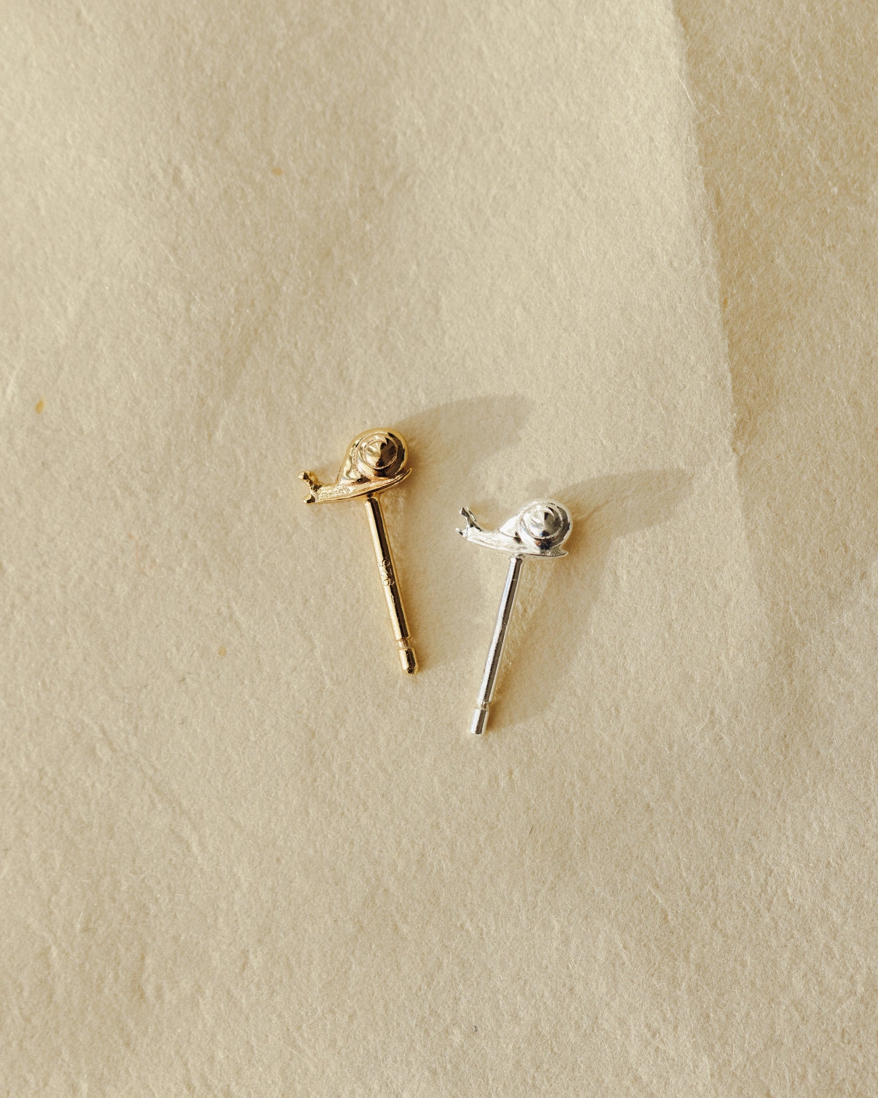 Unique Decor Contemporary Style Snail Studs