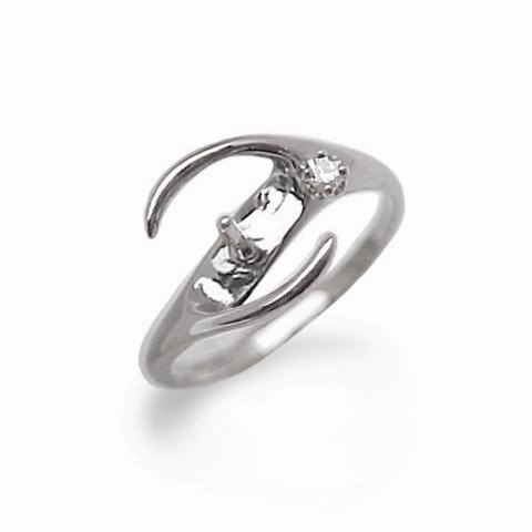 Luxe Shine Up Quick Spark Pick A Pearl Caressing Hands Ring in White Gold with Diamond