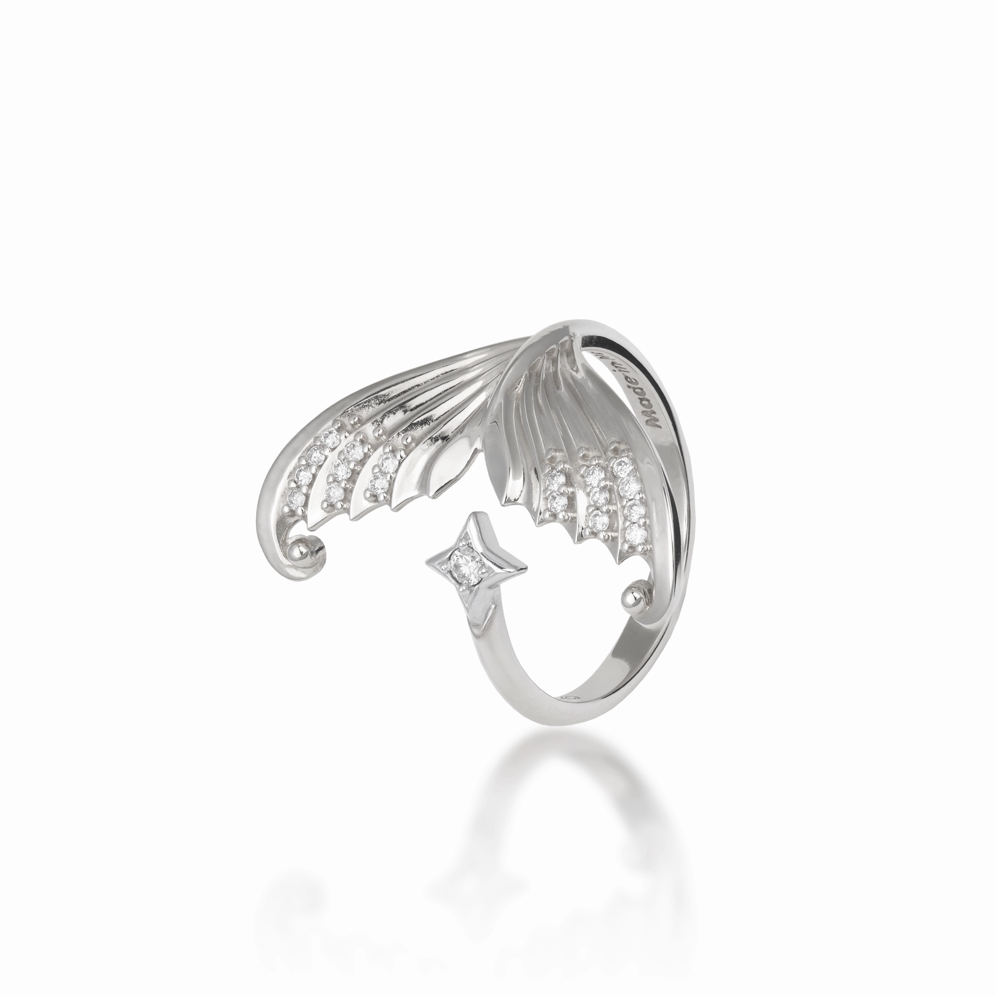 Distinctive Highlight Moon Mermaid Ring in White Gold with Diamonds