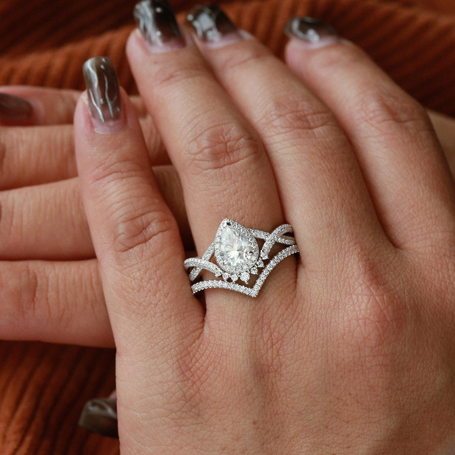 Pear Shaped Moissanite Infinity Gold Ring Set 2pcs Unique Vibe