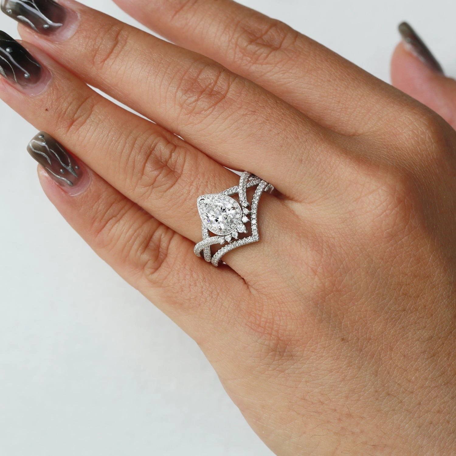 Pear Shaped Moissanite Infinity Gold Ring Set 2pcs Sleek Design Casual Wear