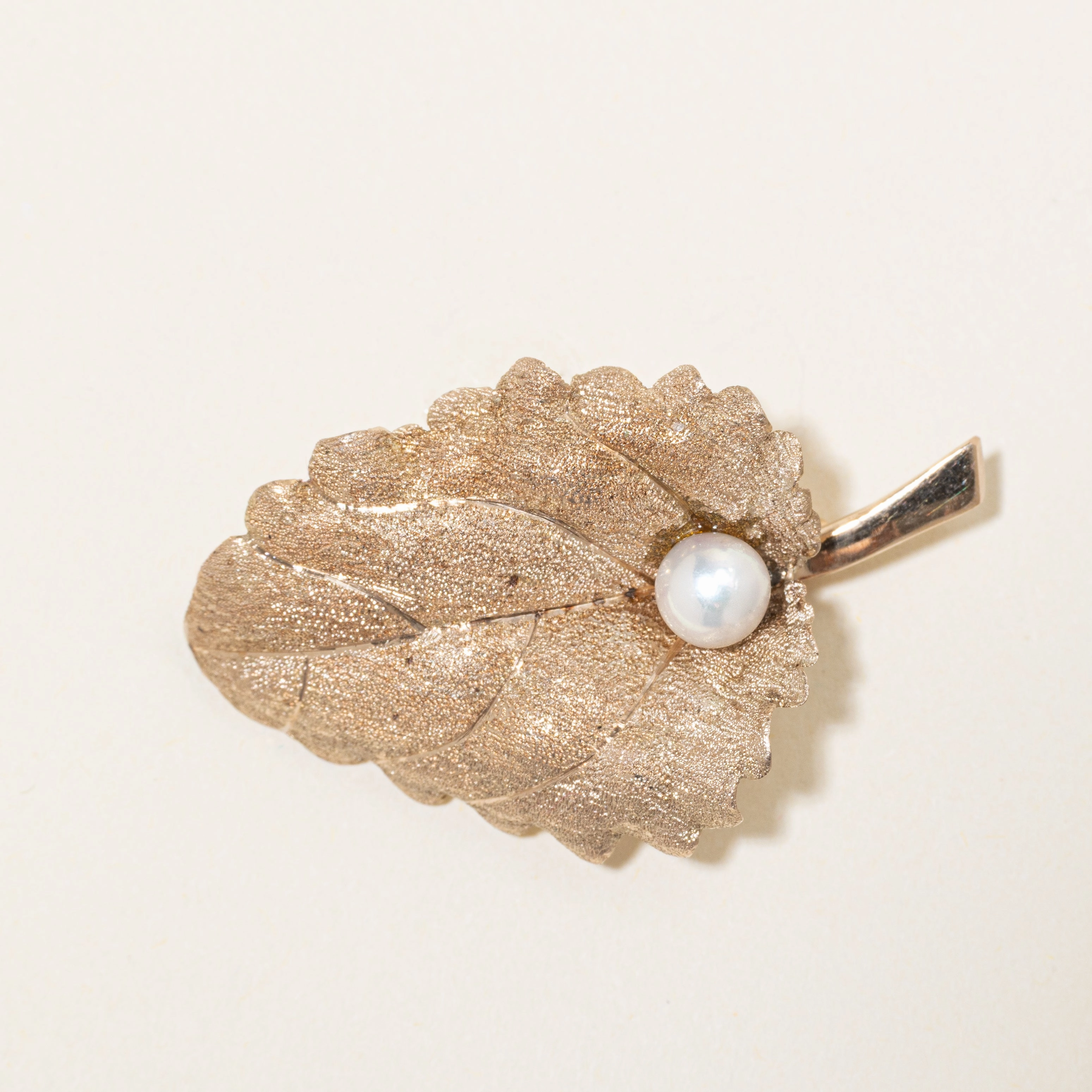 Luxury Finish Pearl Leaf Brooch