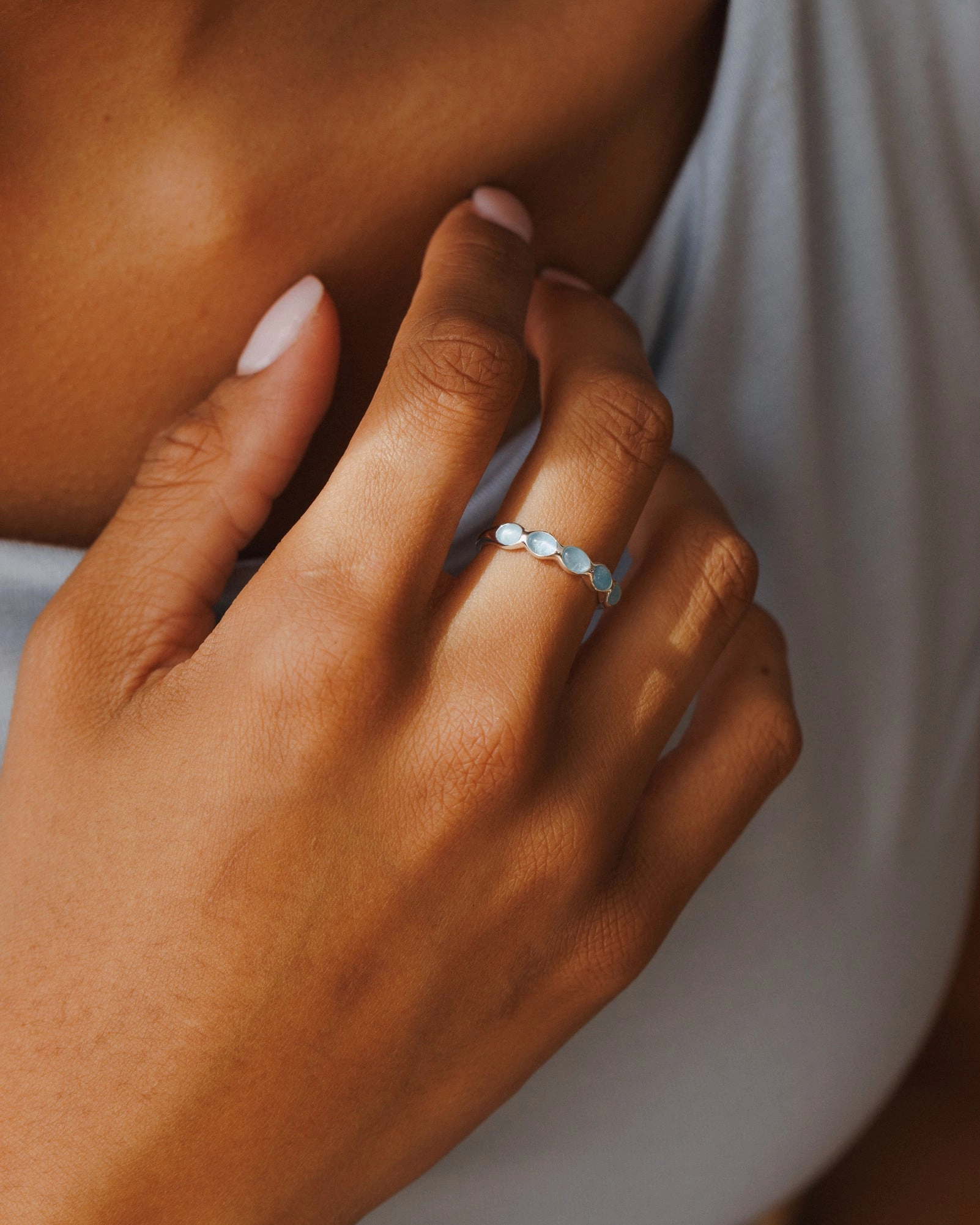 Modern Accent Gleaming Form Oasis Ring