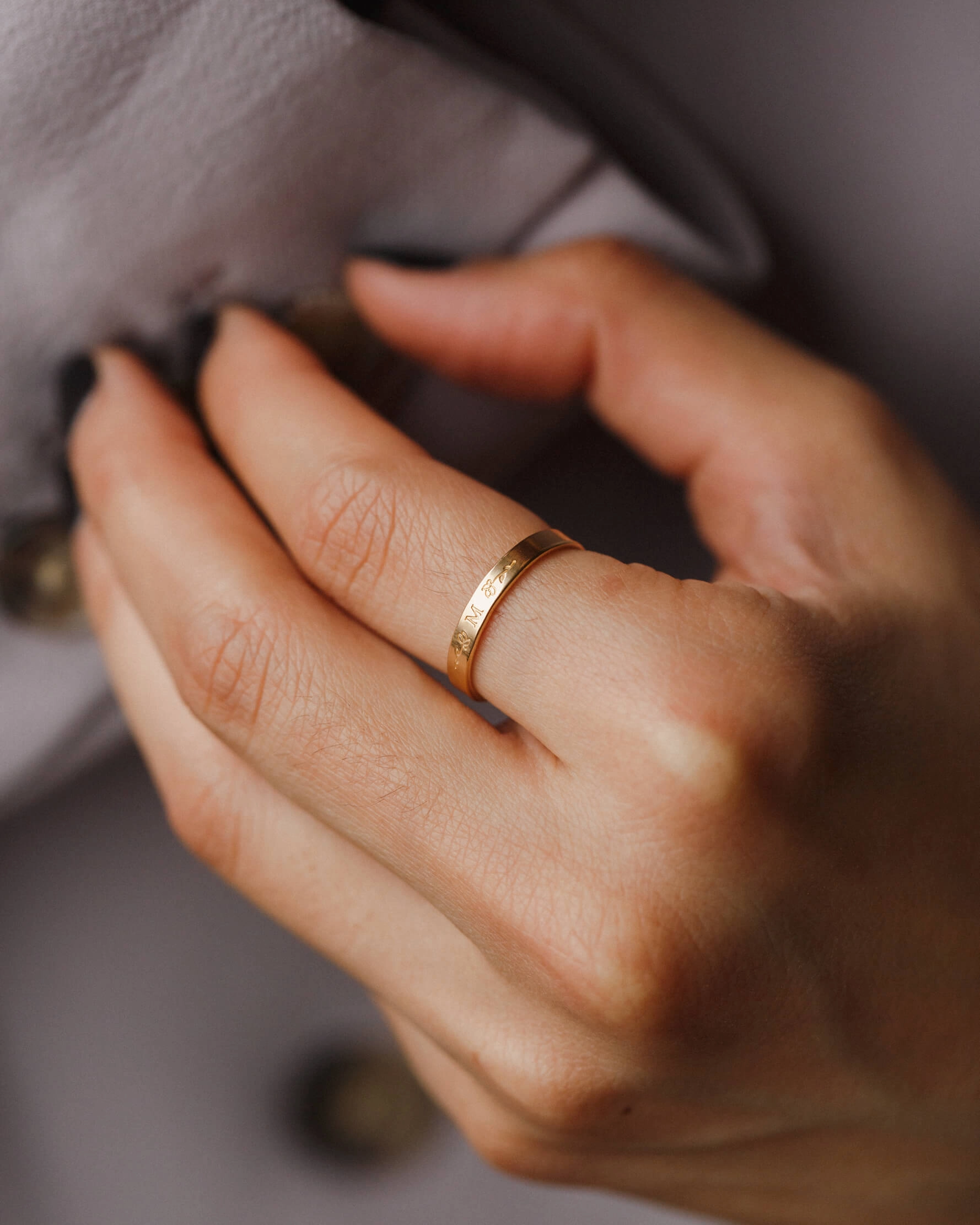 Subtle Fit Personalized Floral Frame Band