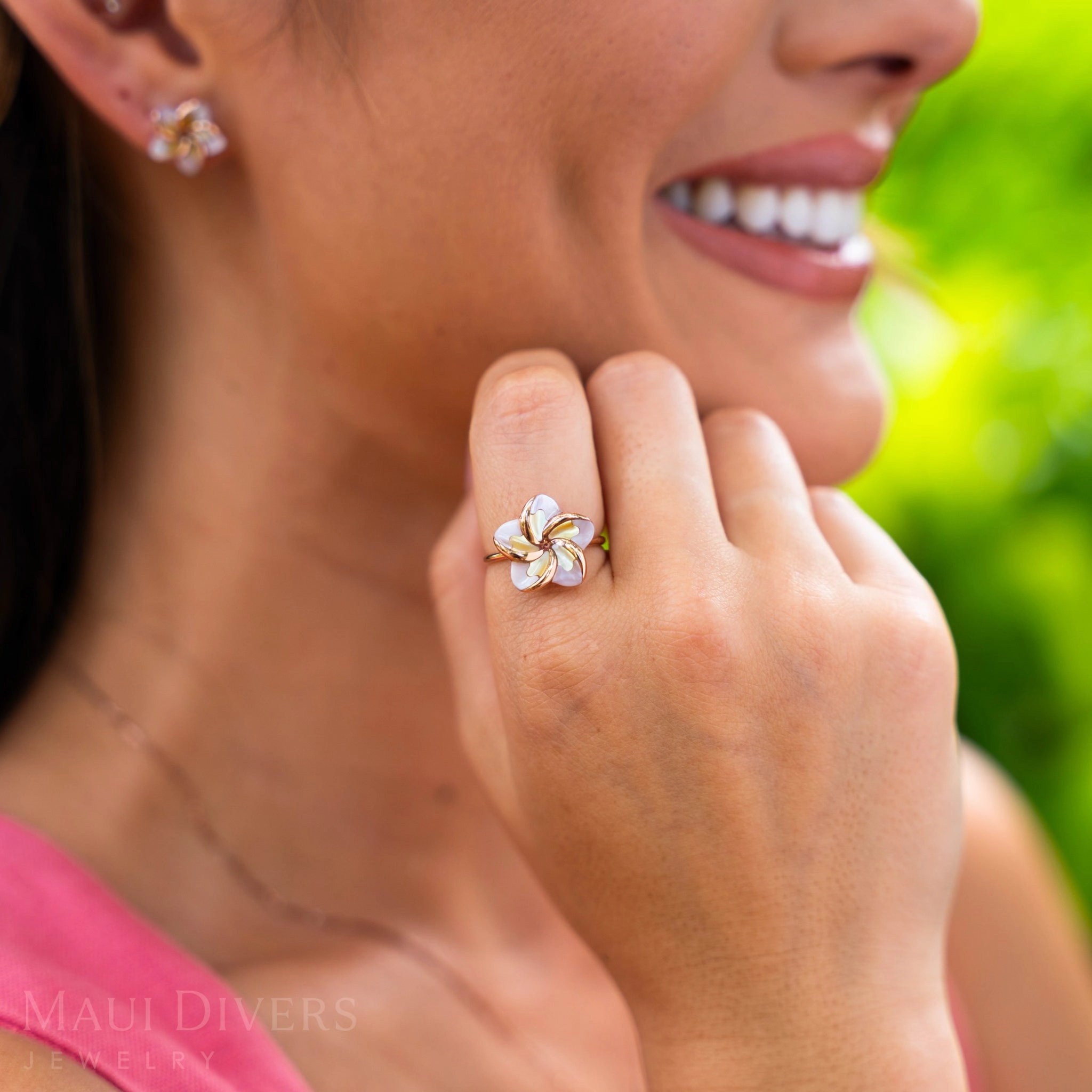 Bold Design Detail Focus Plumeria Mother of Pearl Ring in Rose Gold - 16mm