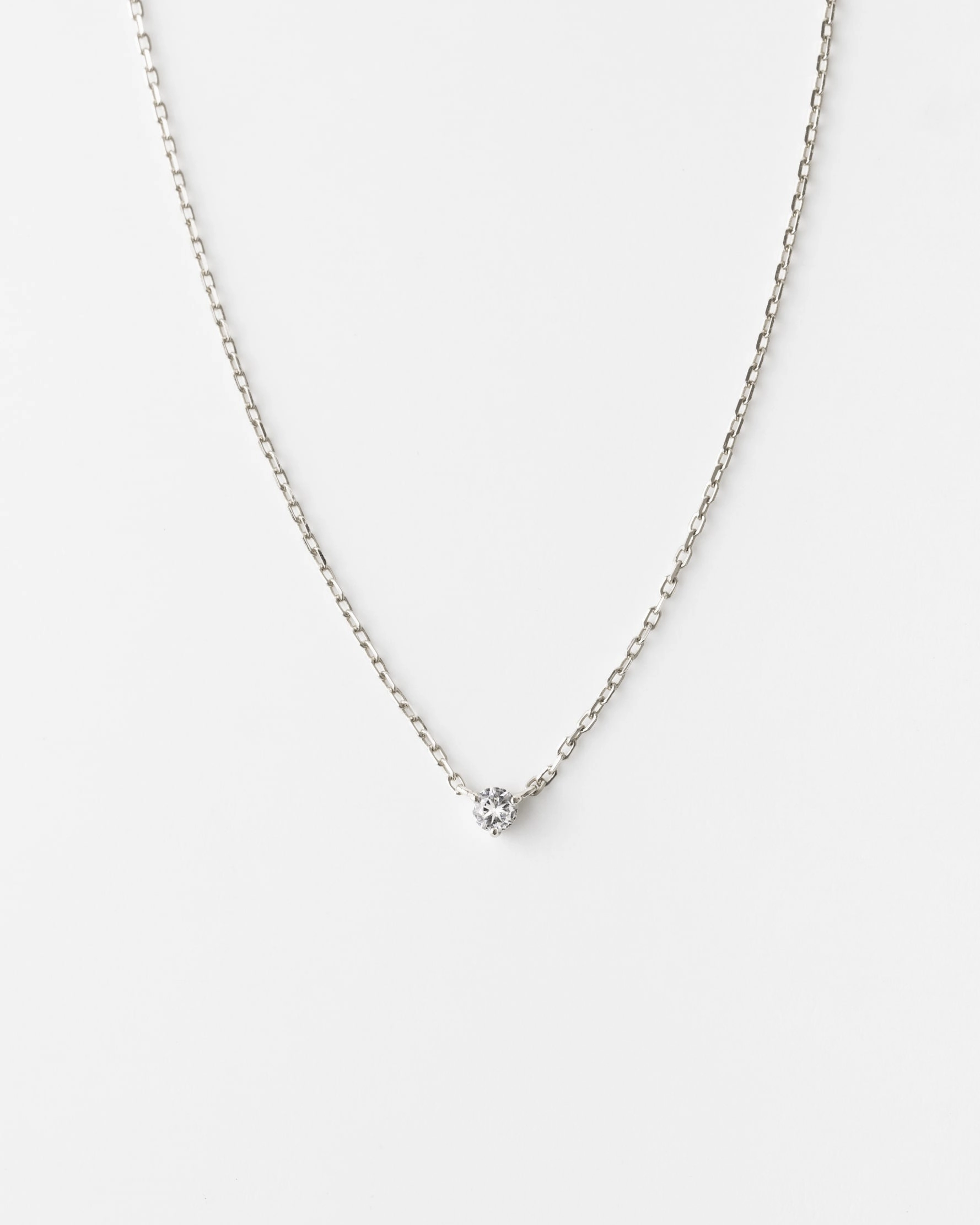 Mature Taste Polaris White Sapphire Necklace