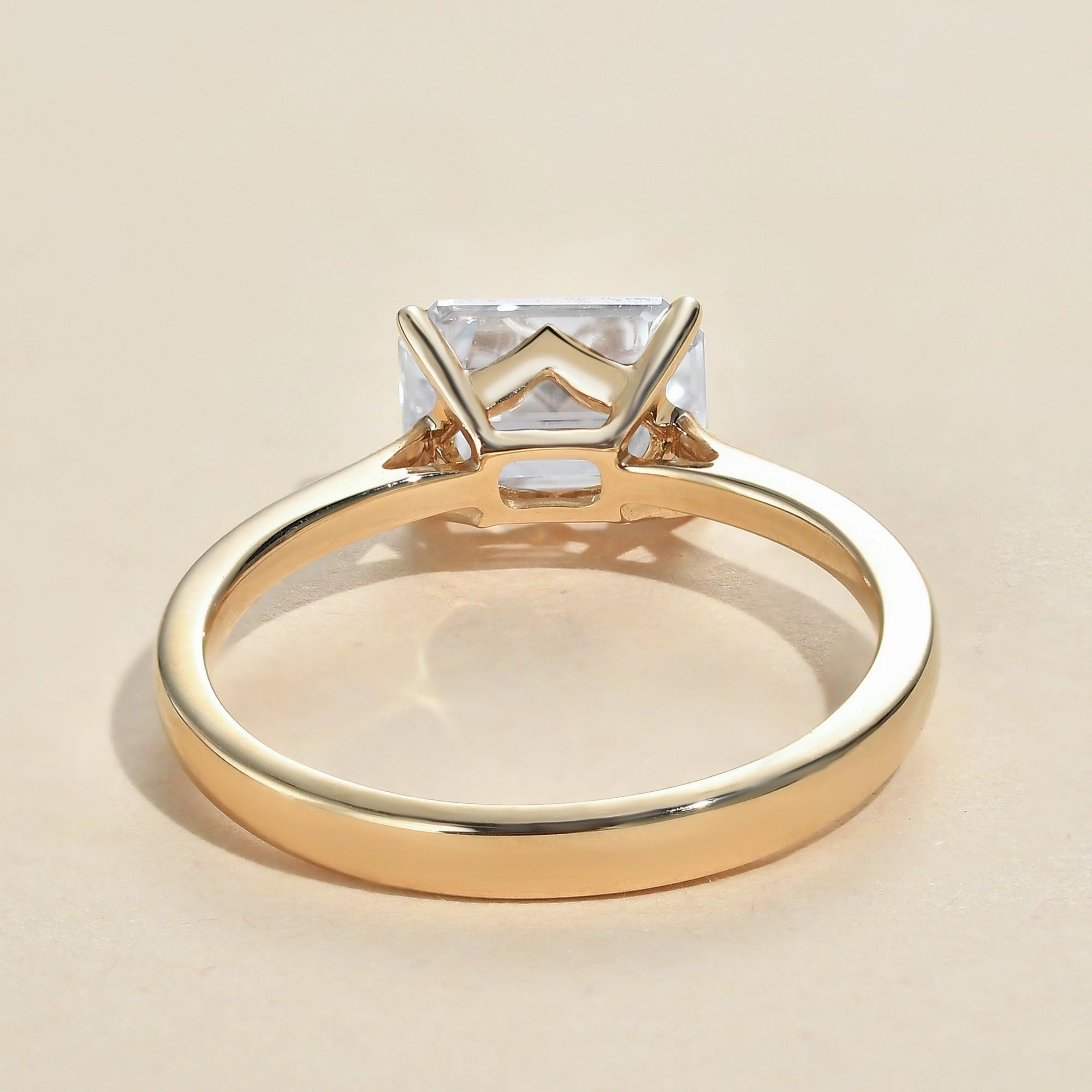 1.0ct Baguette Cut Moissanite Solitaire Ring Fashion Edge