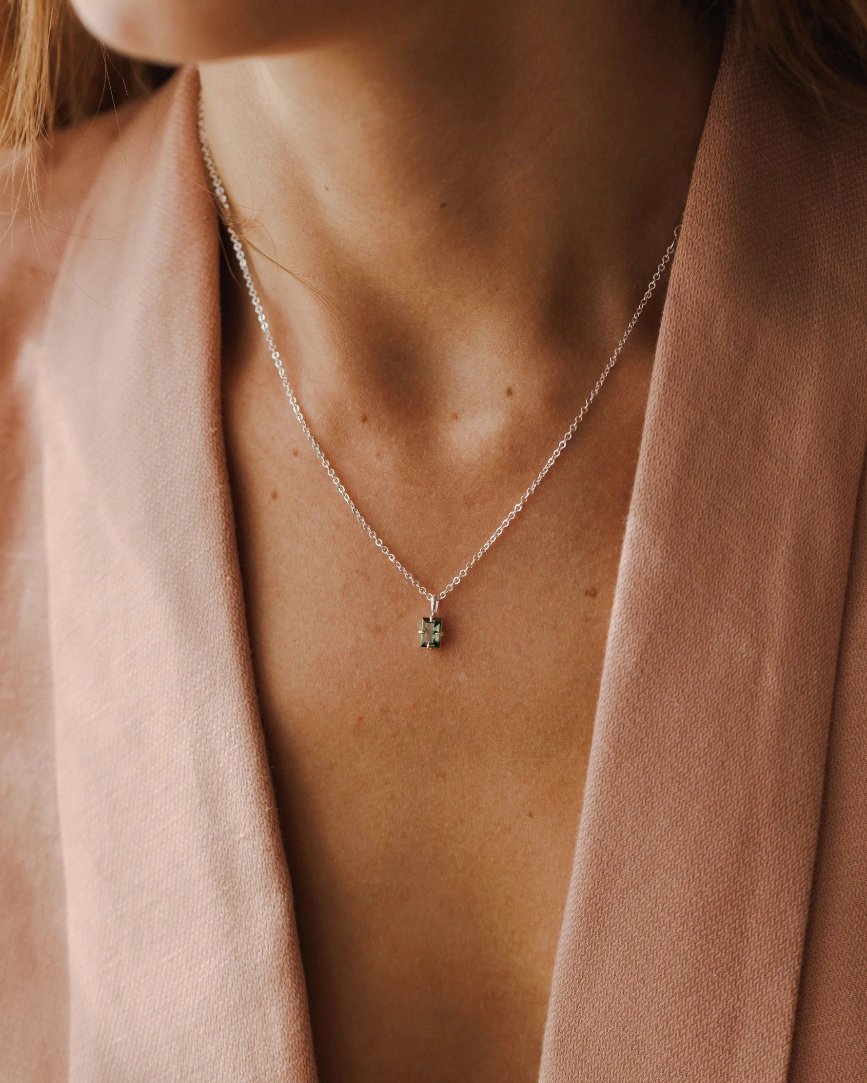 Grand Baguette Necklace Chic Look