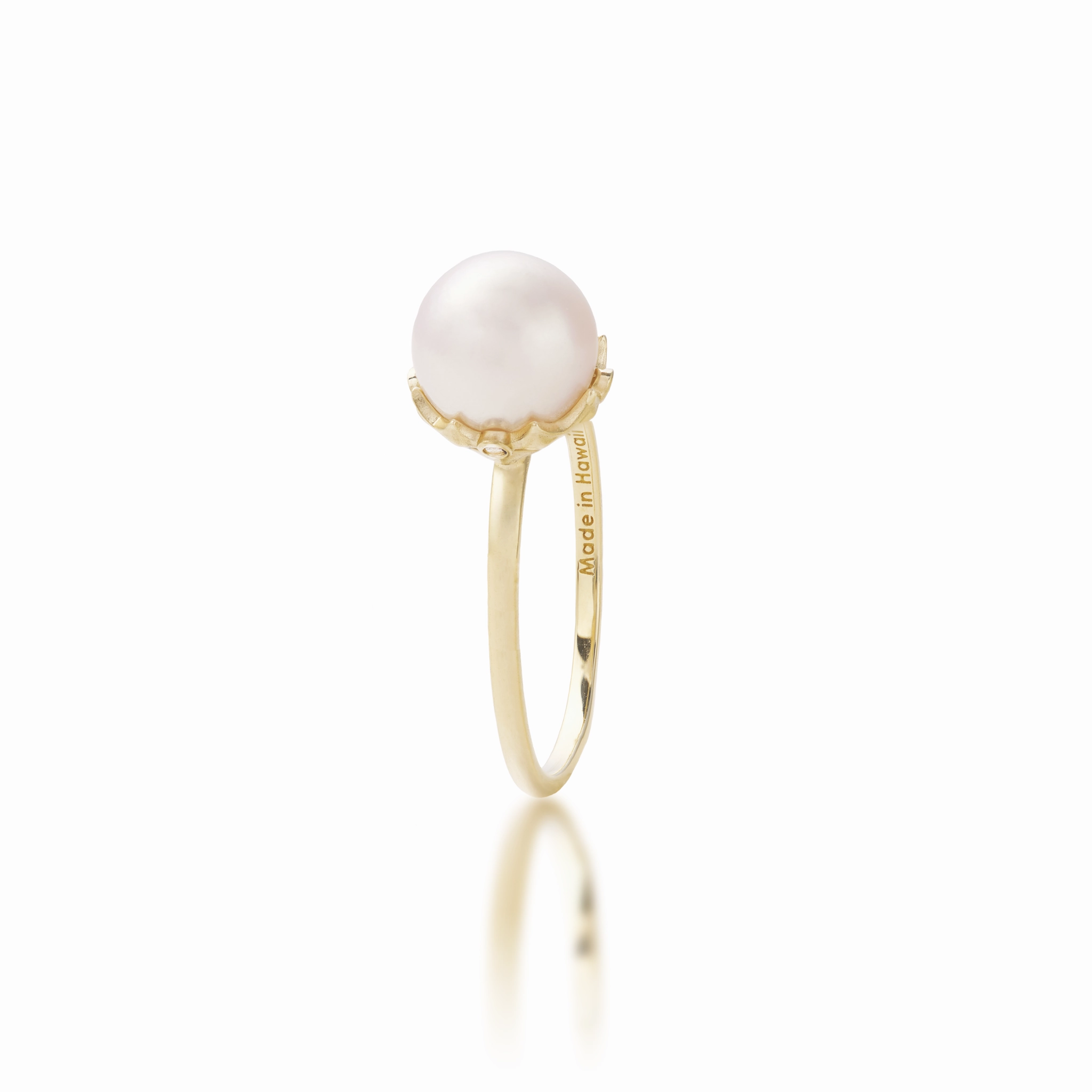 Hawaiian Quilted Star Akoya White Pearl Ring in Gold with Diamonds - 8mm Exclusive Glow Subtle Elegance
