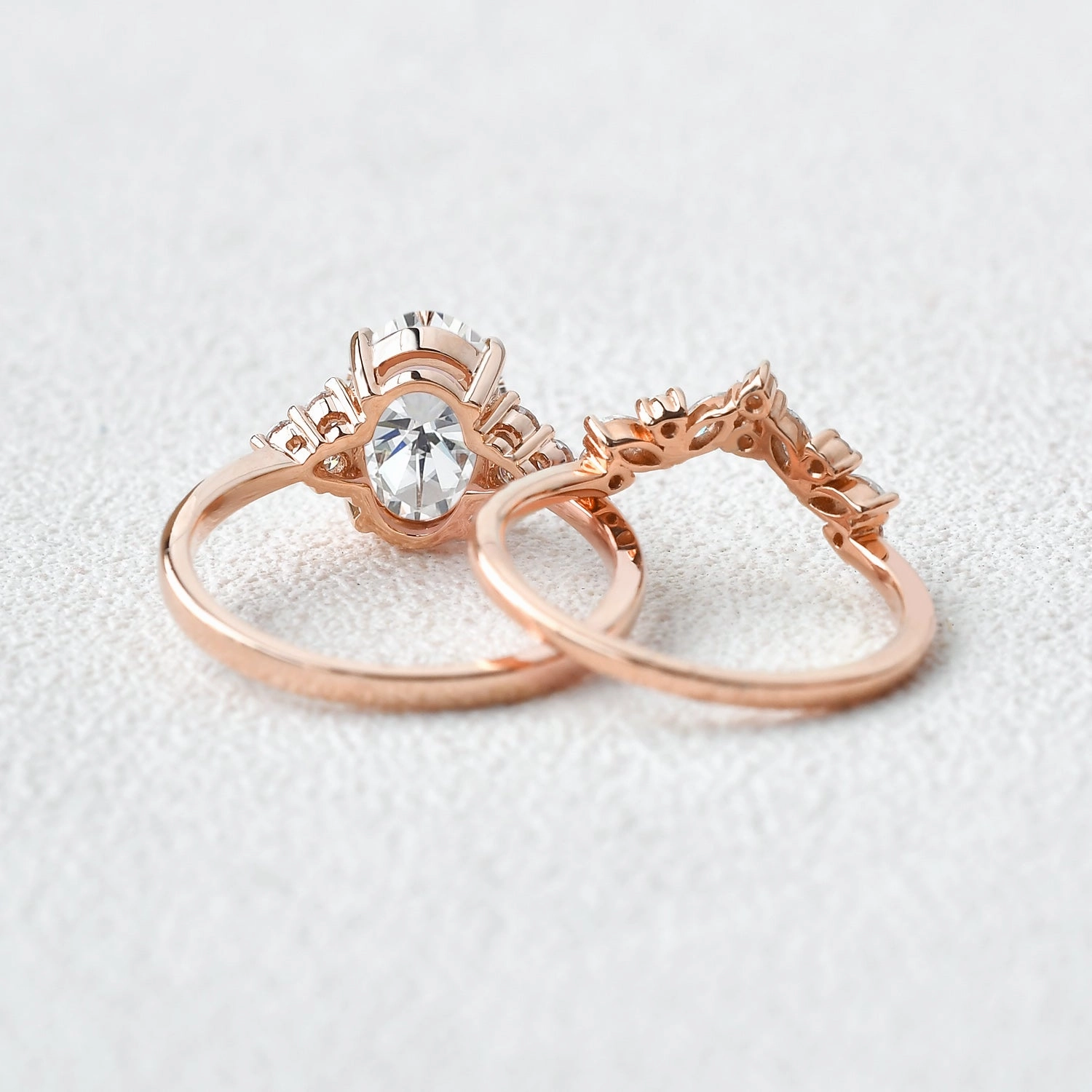 2.0ct Oval Cut Moissanite Floral Cluster Gold Ring Set 2pcs Creative Look