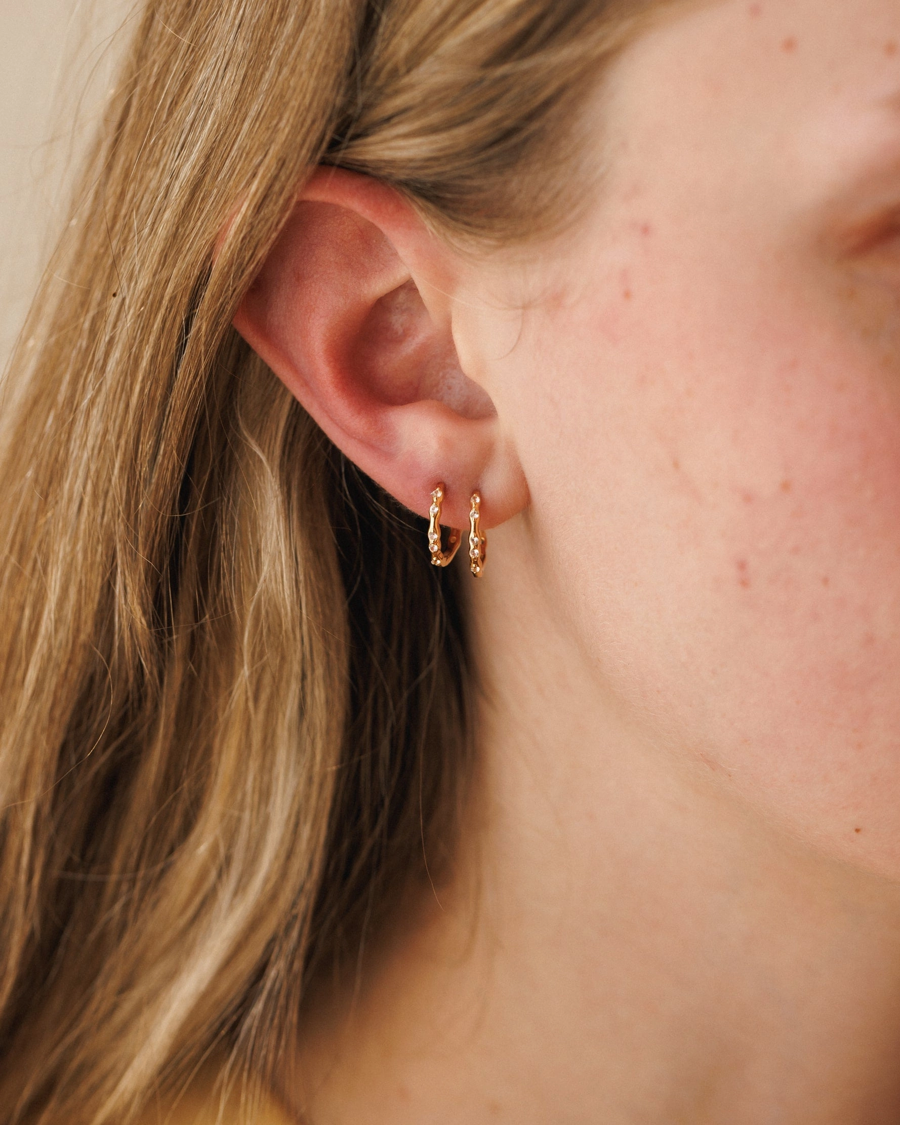 Outdoor Set Refined Shape Ripple Hoops