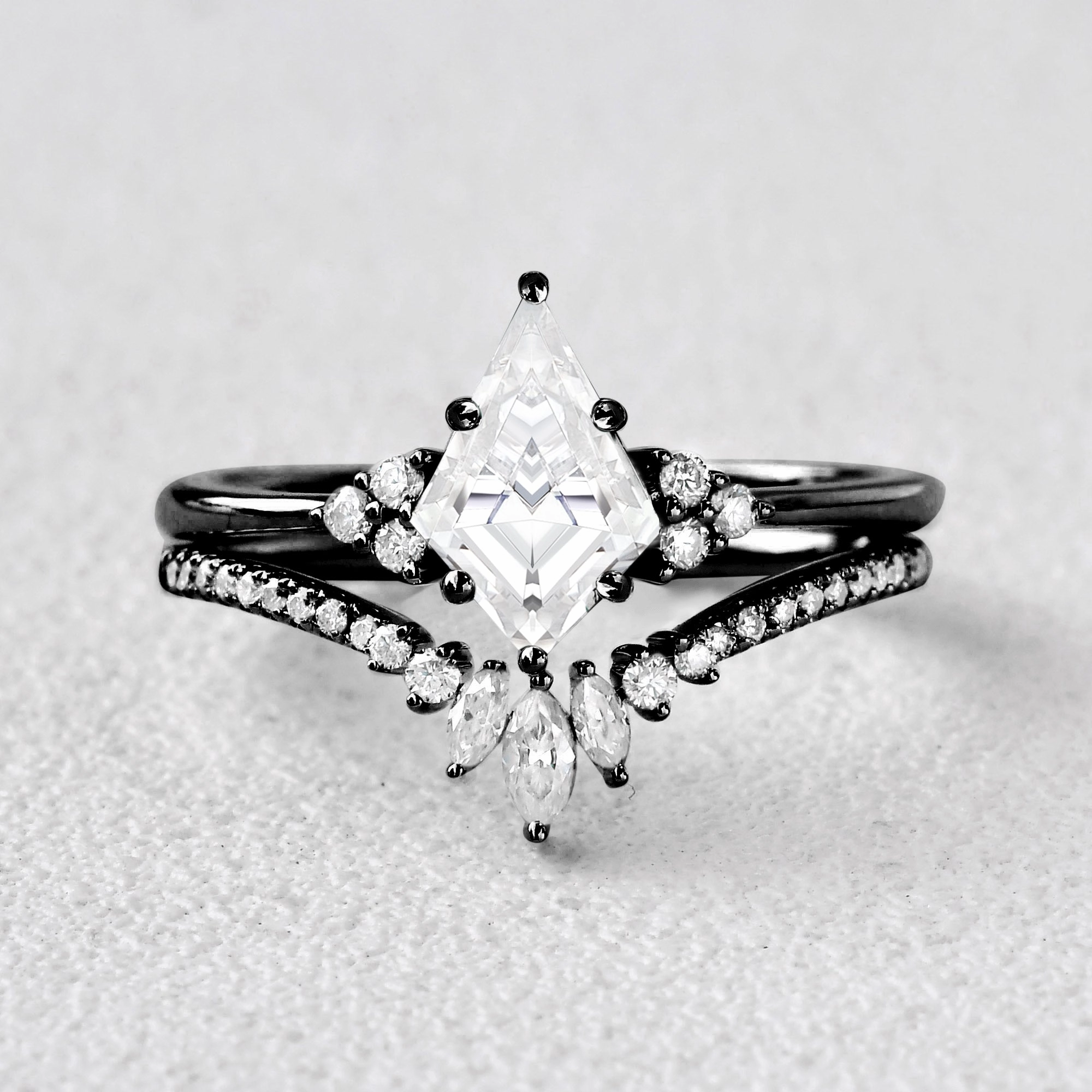 Black Gold Moss Agate Engagement Ring Set 2pcs - Lydia Delicate Memento