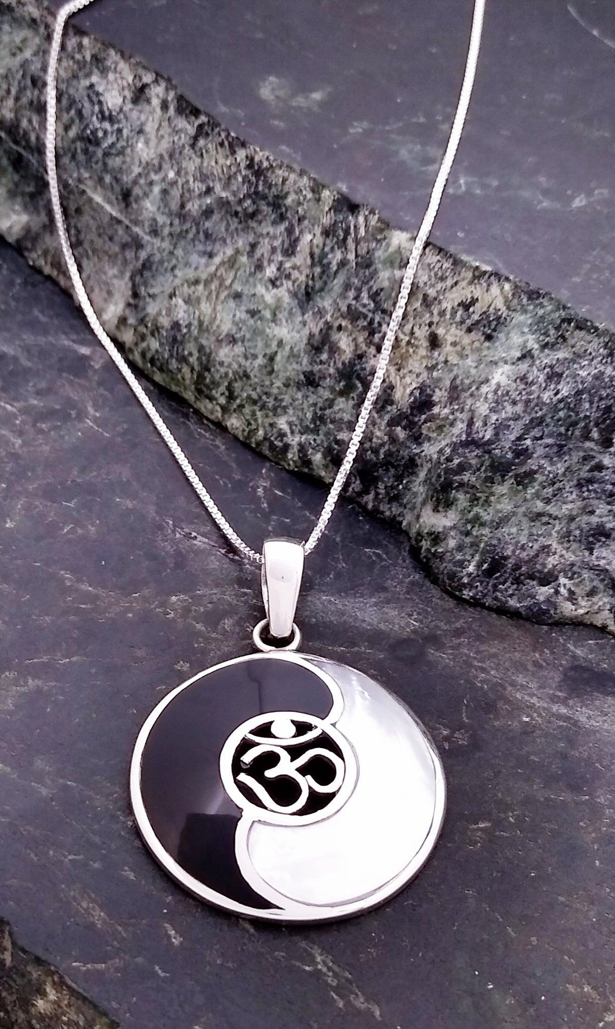 Smooth Fit Sterling Silver Yin Yang Pendant with Abalone or Onyx