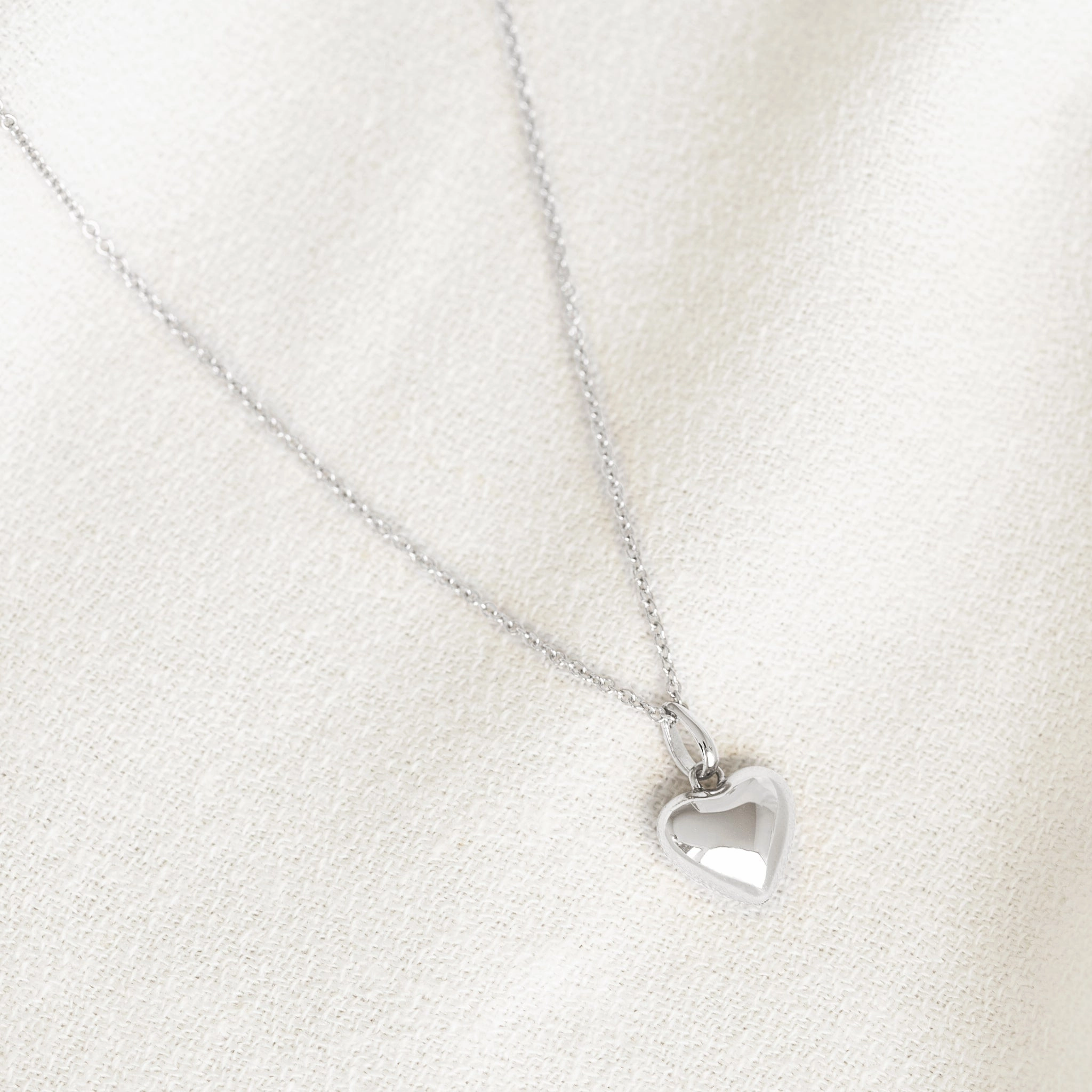 Luxury Edge Puffy Heart Necklace Silver