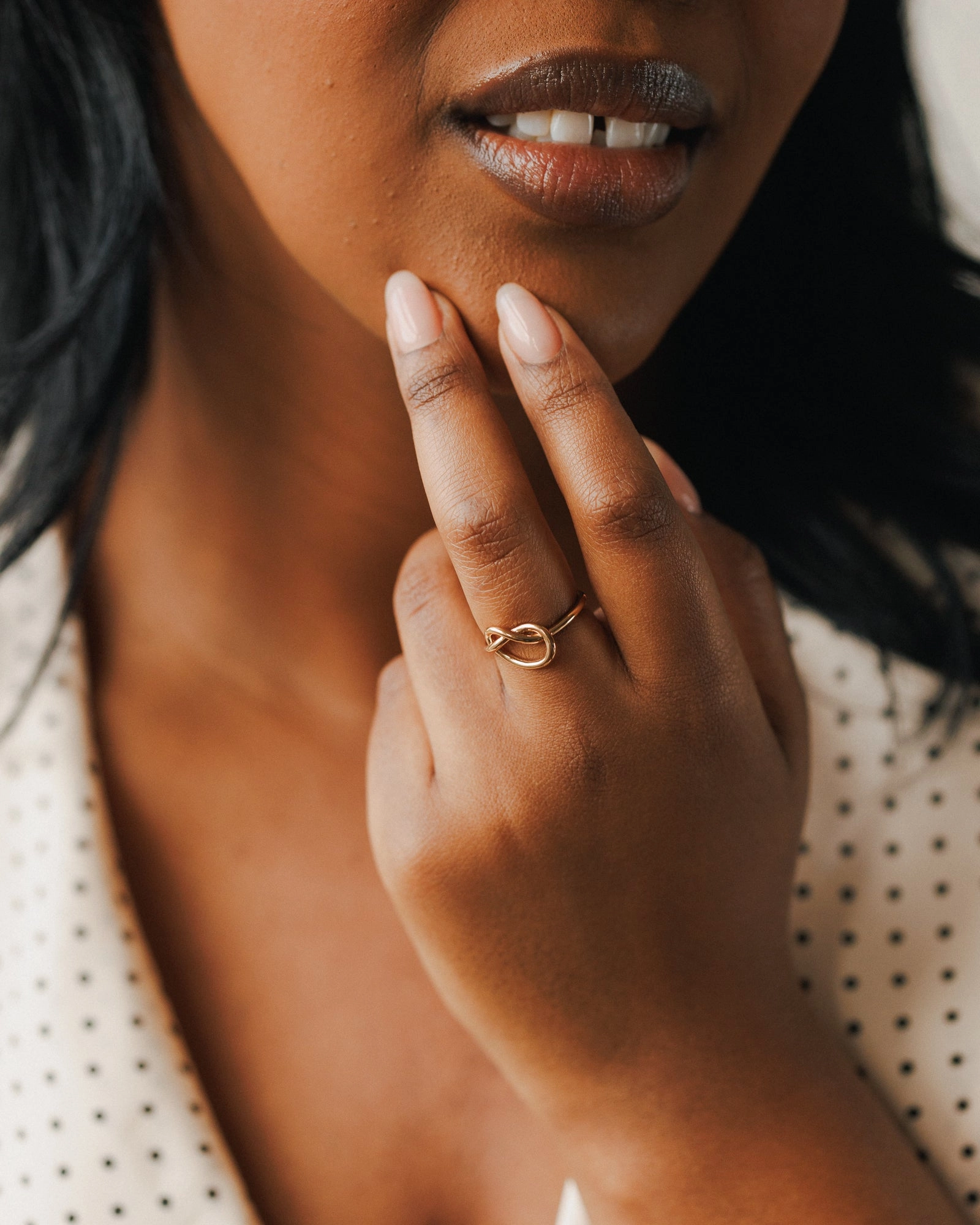 Shining Feature Eternal Knot Statement Ring