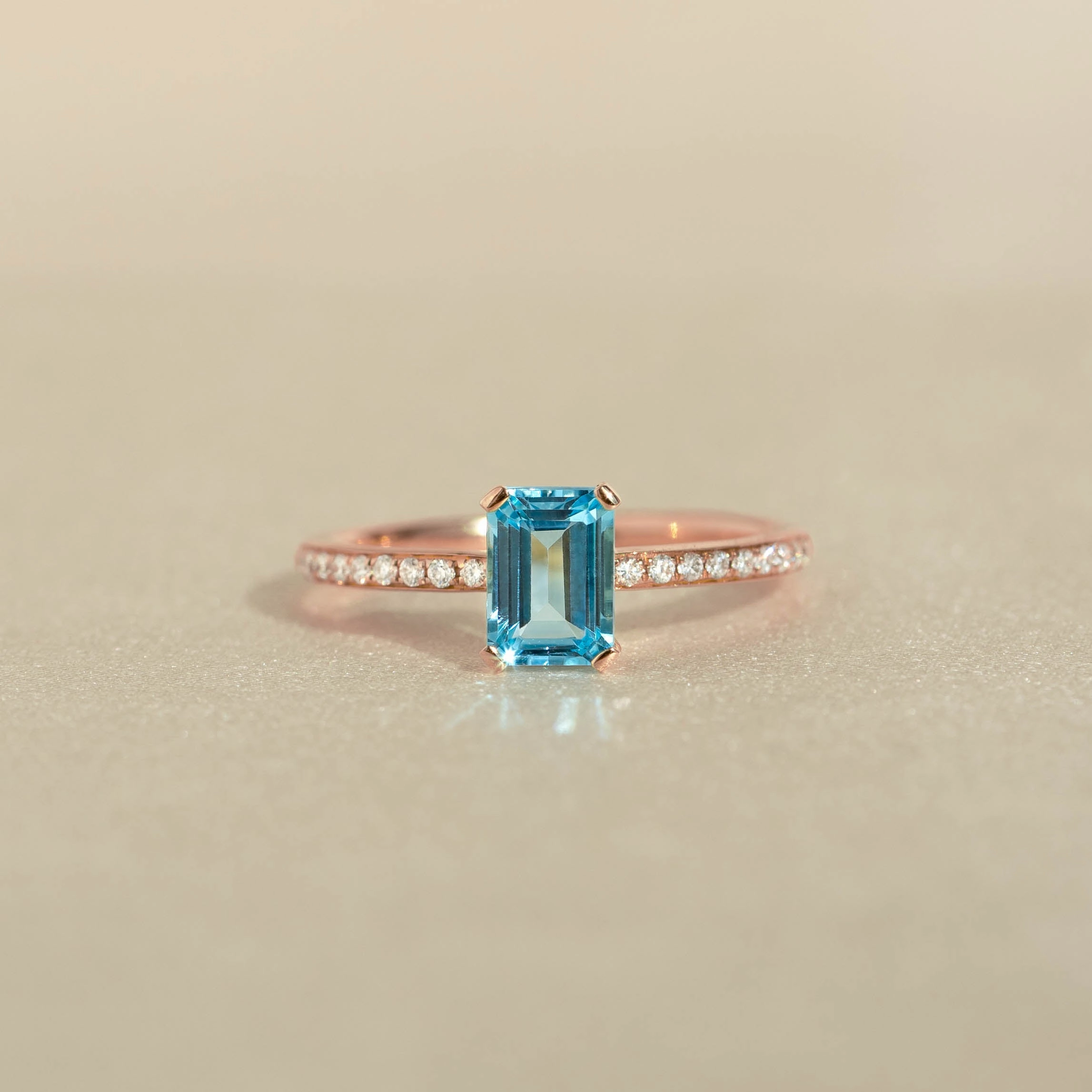 Baguette Swiss Blue Topaz and Diamond Ring Rose Gold - Safiya Bold Detail