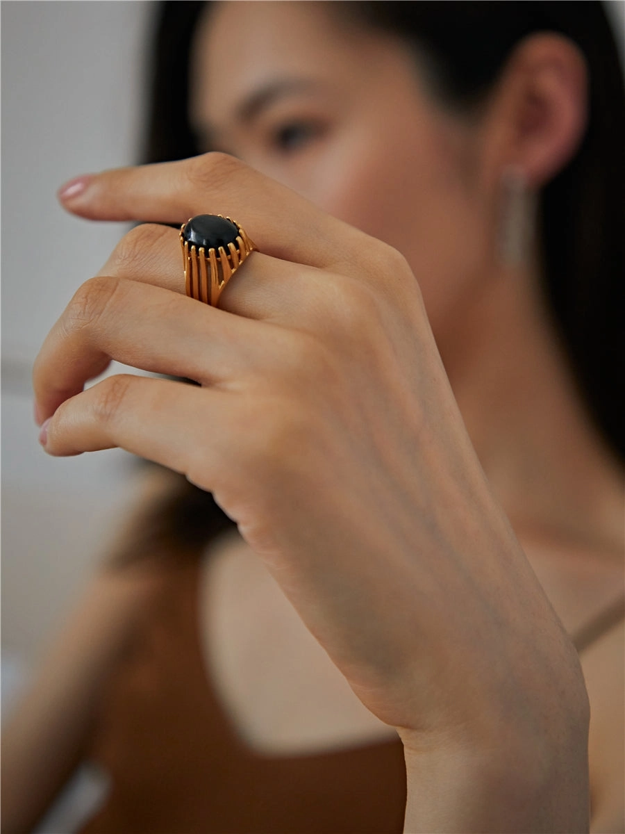 Sousanna 18K Gold Agate Signet Ring Retro Gold Onyx Ring | Gold Signet Dome Ring, Vintage Style Agate Ring, Black Onyx Ring Rhombus Ring Hollow Band Luxury Collection Festive Style