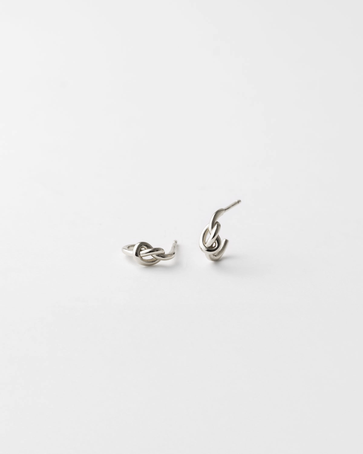 Eternal Knot Huggies Abstract Ornament Night Item