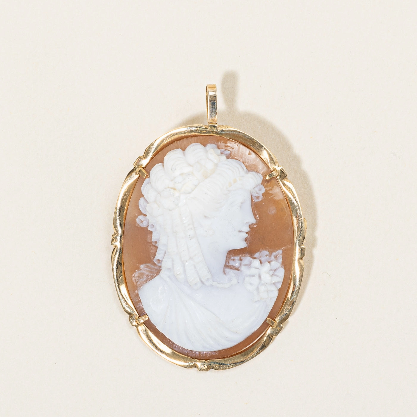 Valentine Token Natural Sparkle Sea Shell Cameo Modified Brooch & Pendant | 12.00ct |