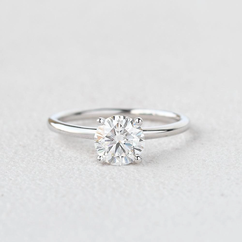 1.0ct Round Cut Moissanite Classic Solitaire Ring Urban Edge Chic Touch