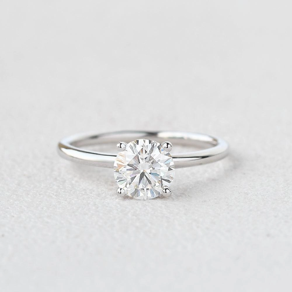 Bold Fashion Glowing Details 1.0ct Round Cut Moissanite Classic Solitaire Ring