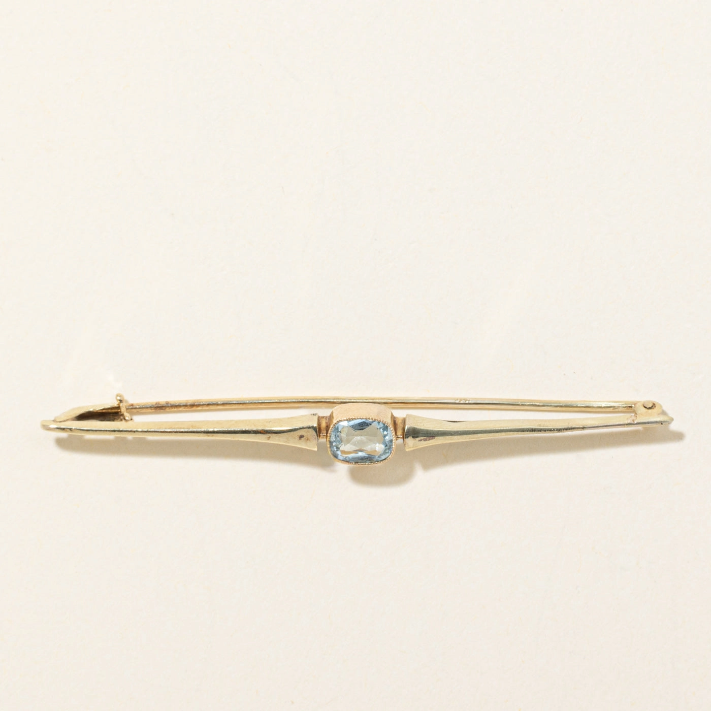 Luxury Finish Shine Luxury Pick Vintage Dutch Cushion Cut Aquamarine Milgrained Brooch | 0.70ct