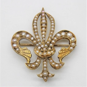 Timeless Presence Fall Vibes Victorian Fleur De Lis Pearl Pin |