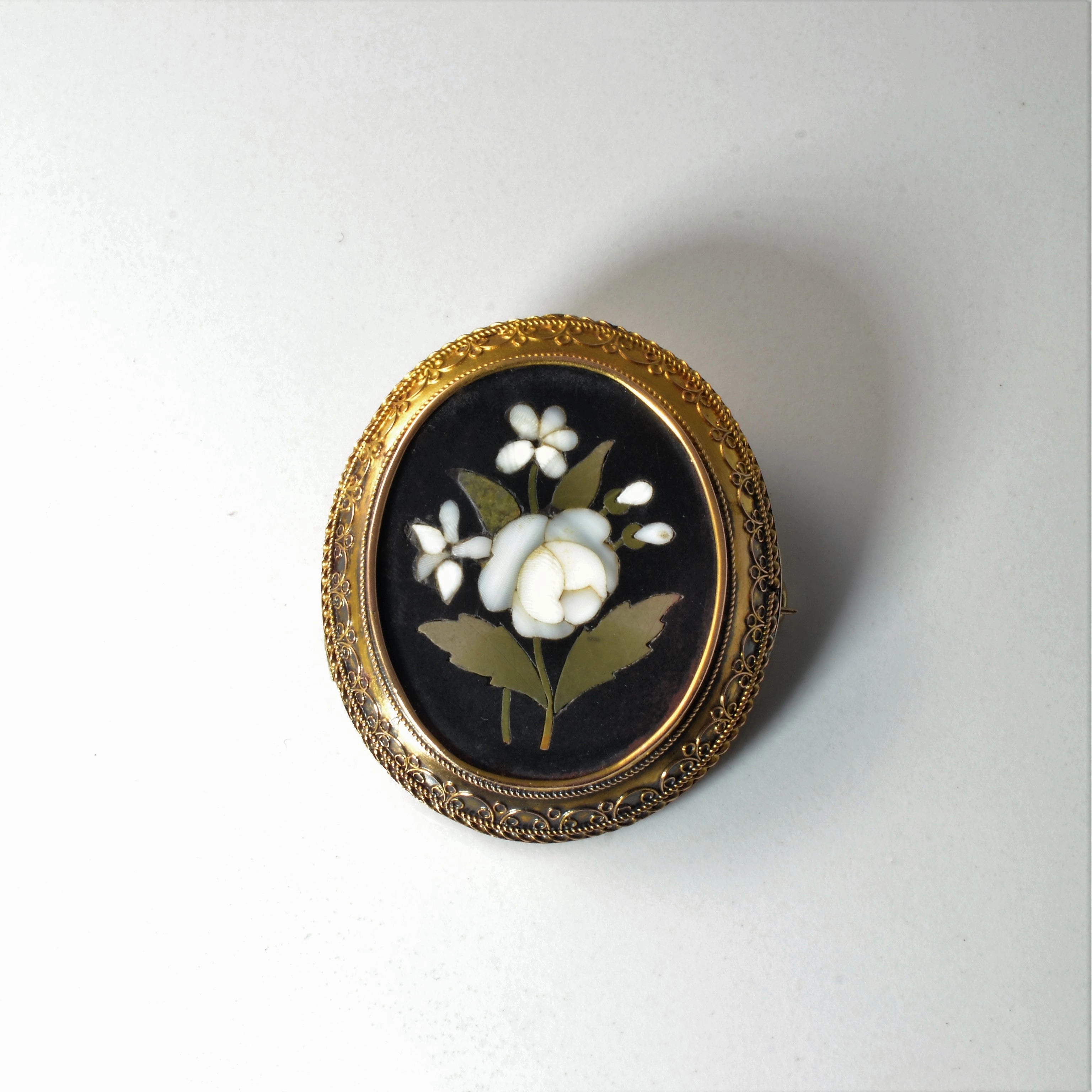 Charming appeal Victorian Mourning Era Brooch |